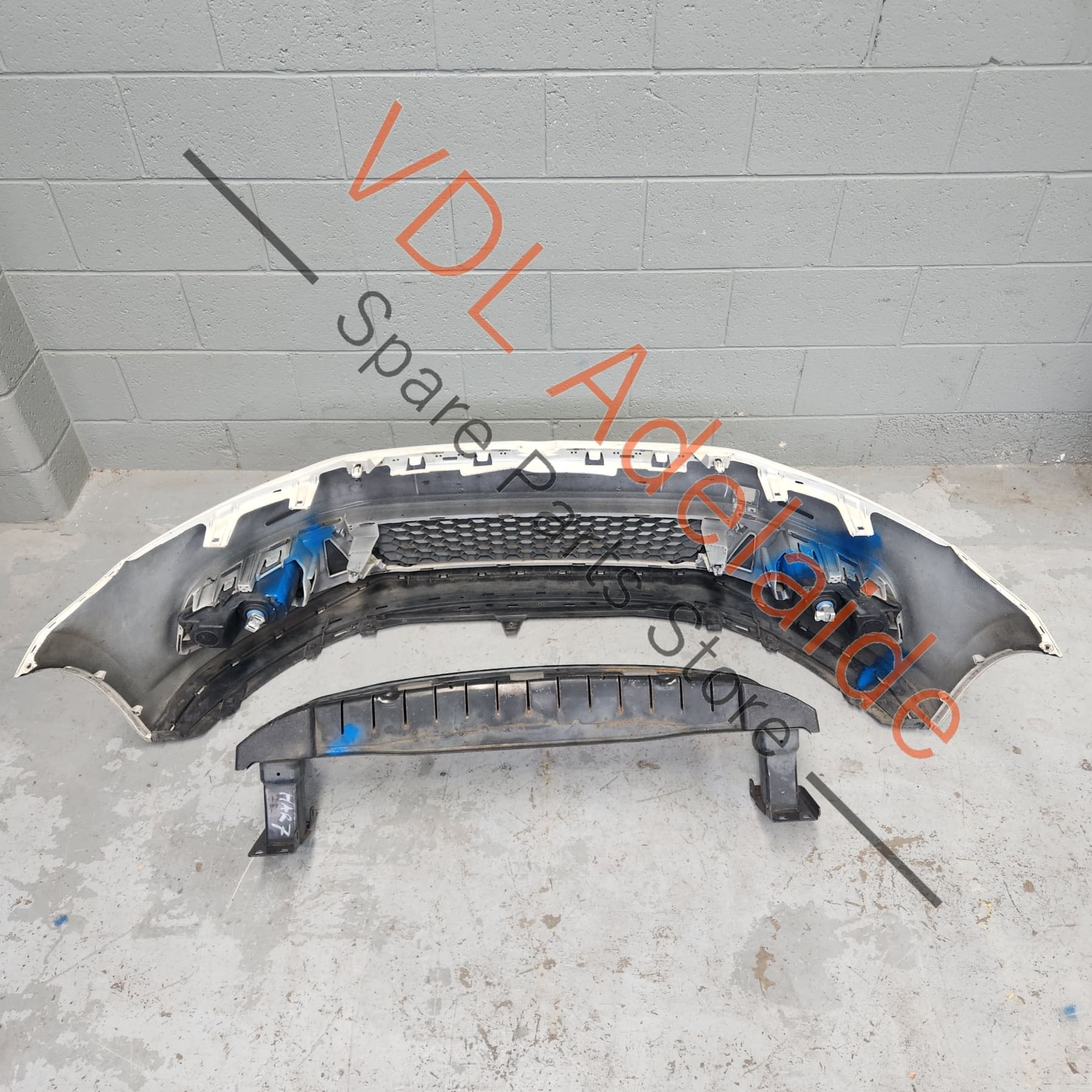 6R0807221HGRU 6R0805915D9B9   VW Polo MK5 6R Gti Front Bumper & Grille Assembly with Reo Candy White B4 / B9A
