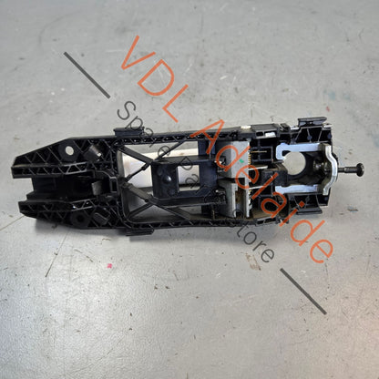 5N0837205M 5N0837885H   VW Polo MK5 Front Right Door Handle with Mounting Bracket 5N0837885H 5N0837205M Candy White B4 / B9A