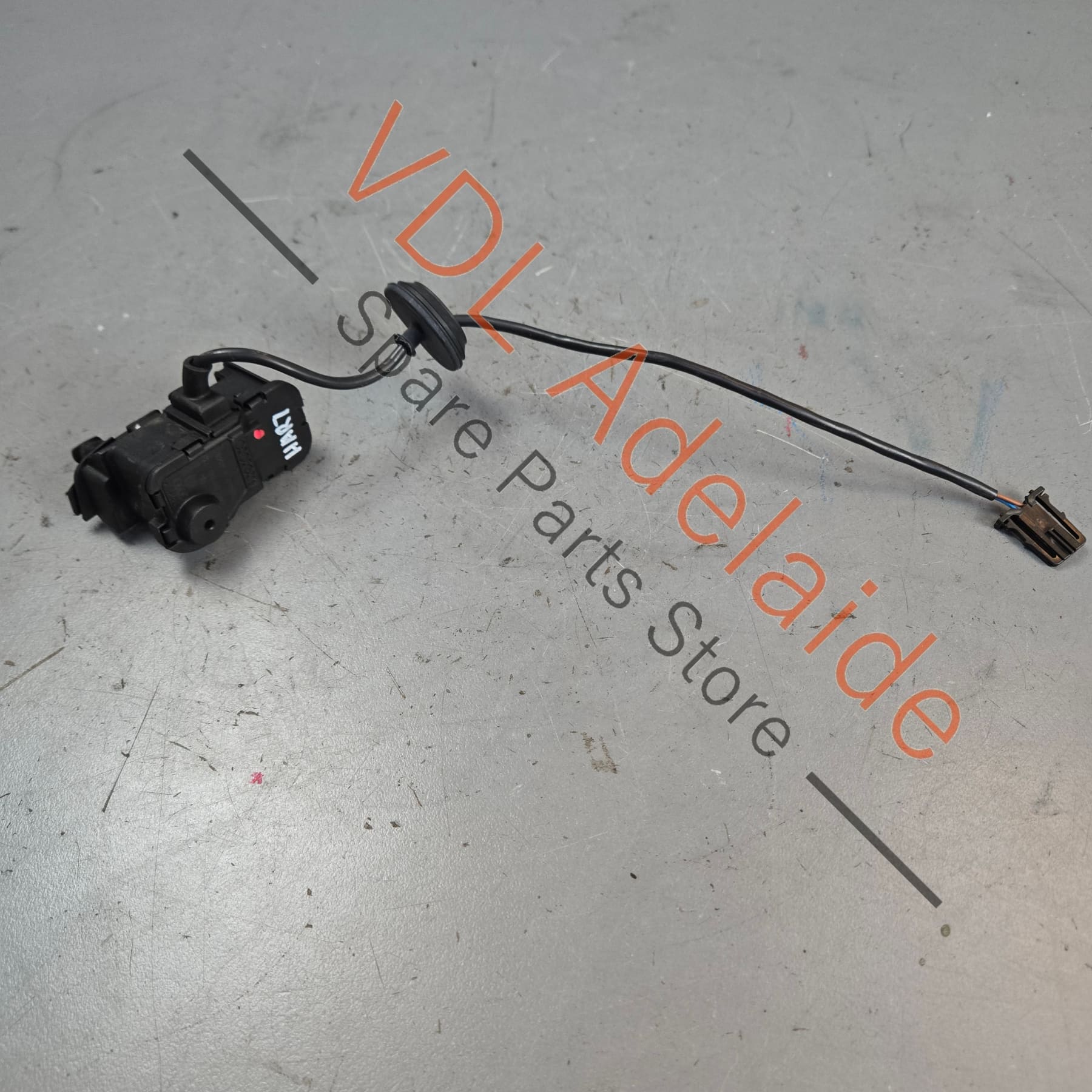 6R0810773B 6C0810773   VW Polo 6R MK5 Fuel Lid Release Mechanism 6R0810773B 6C0810773