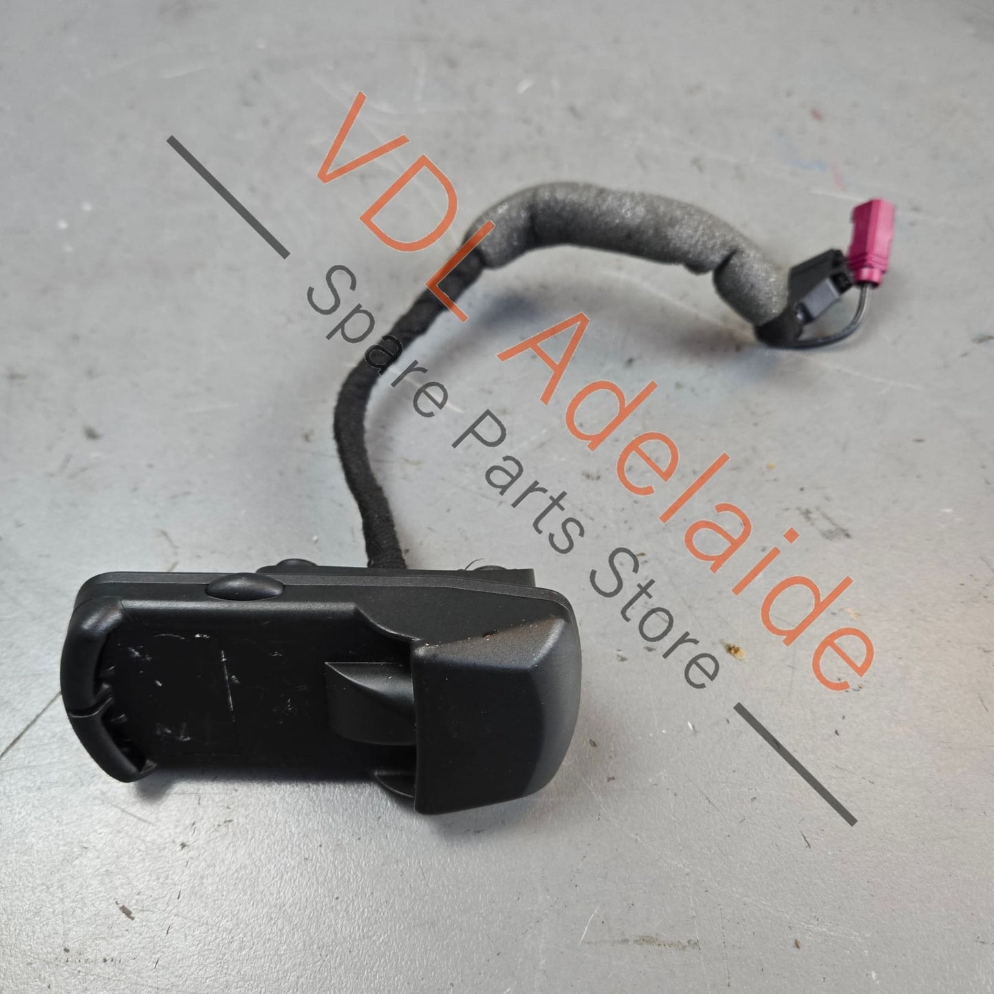     VW Polo 6R Dashboard Bluetooth Touch Module Adapter Clip Kit Holster