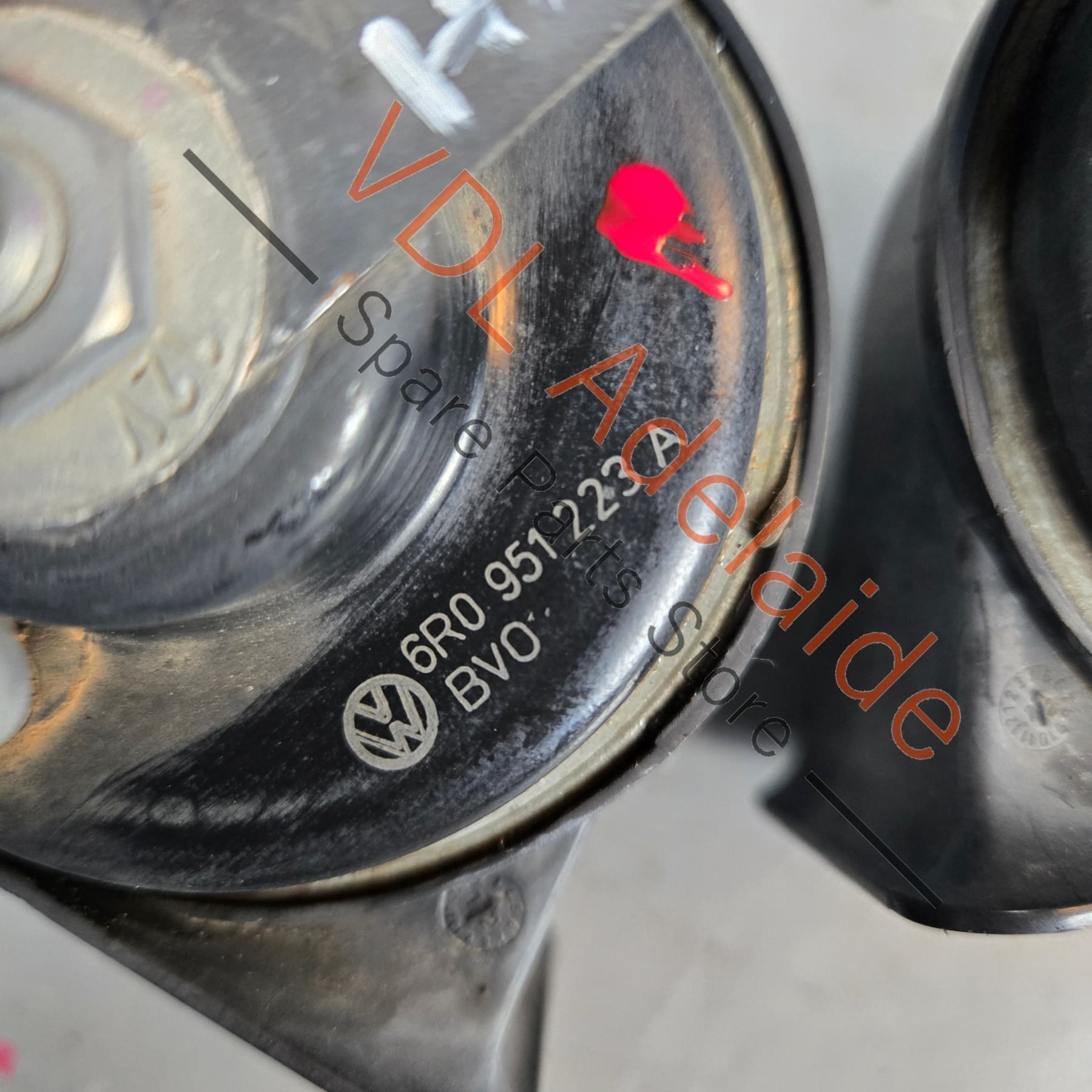6R0951221A 6R0951223A   VW Polo 6R Horn Set 6R0951223A 6R0951221A