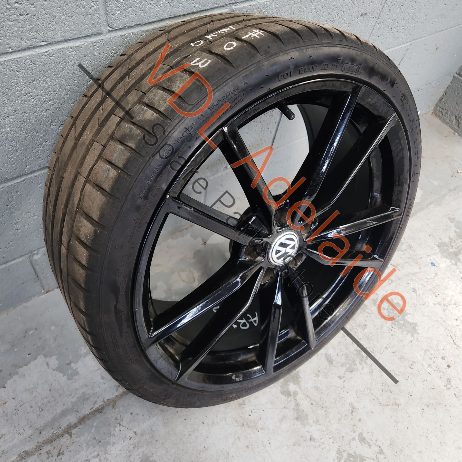 5G0601025AJAX1 5G0601025AJ   VW Golf 19in Pretoria style alloy wheel Straight & free of cracks 19x8.5 ET 45 #03