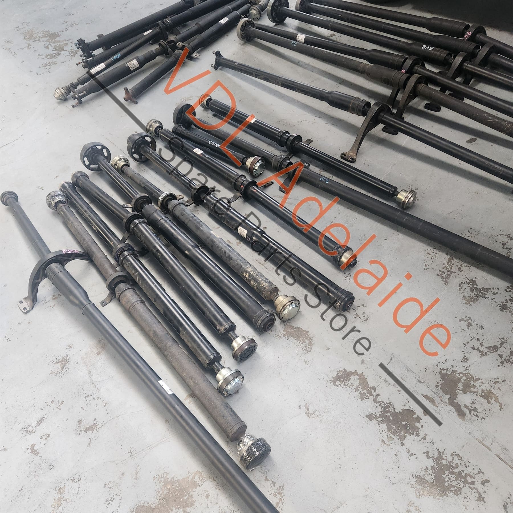 8R0521101Q 8R0521101M   Audi SQ5 Q5 Cardan Propeller Tail Shaft 8R0521101Q 8R0521101M