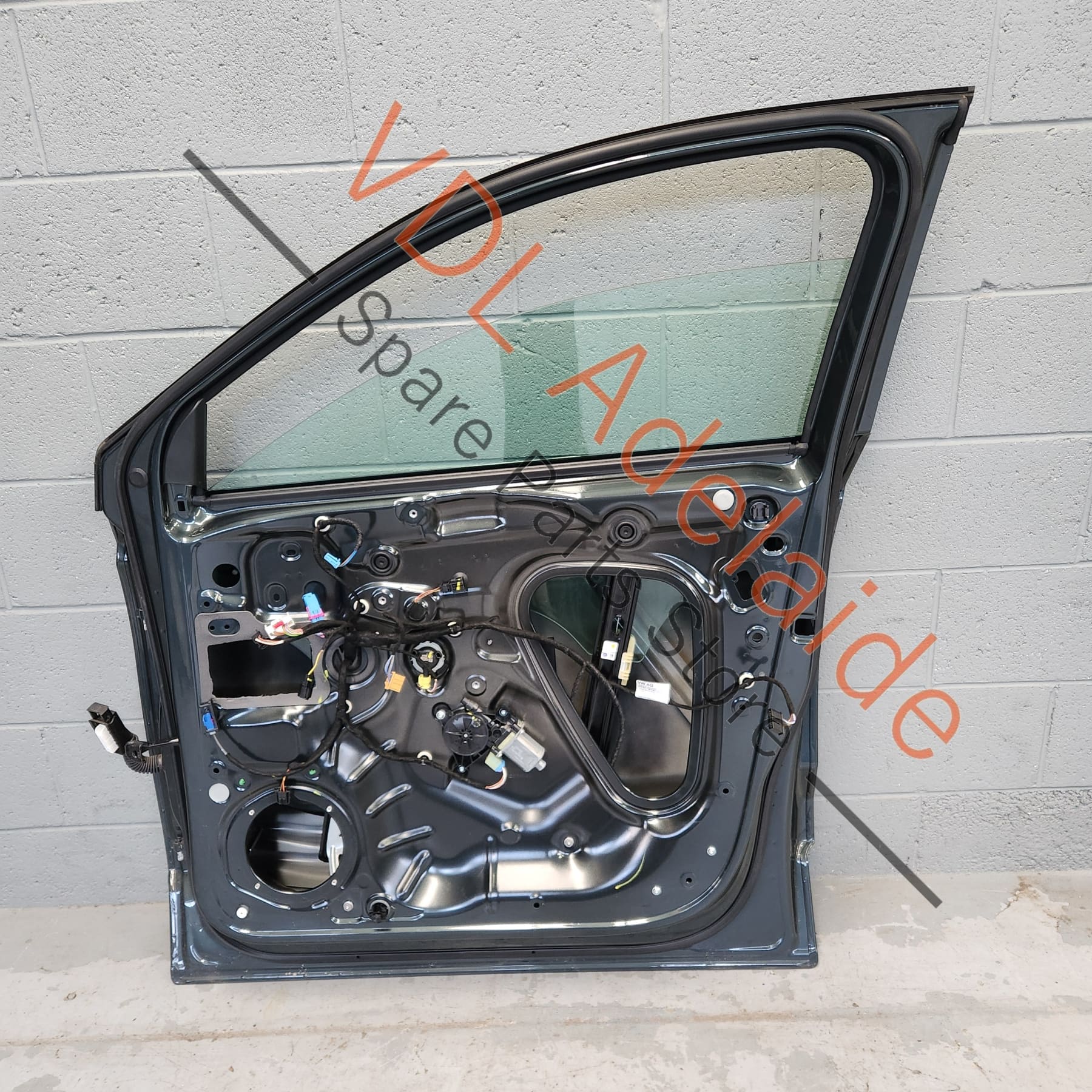 575831052E  Cupra Ateca Front Right Door Shell w Glass 9S / X6T Camouflage Green Metallic 575831052E
