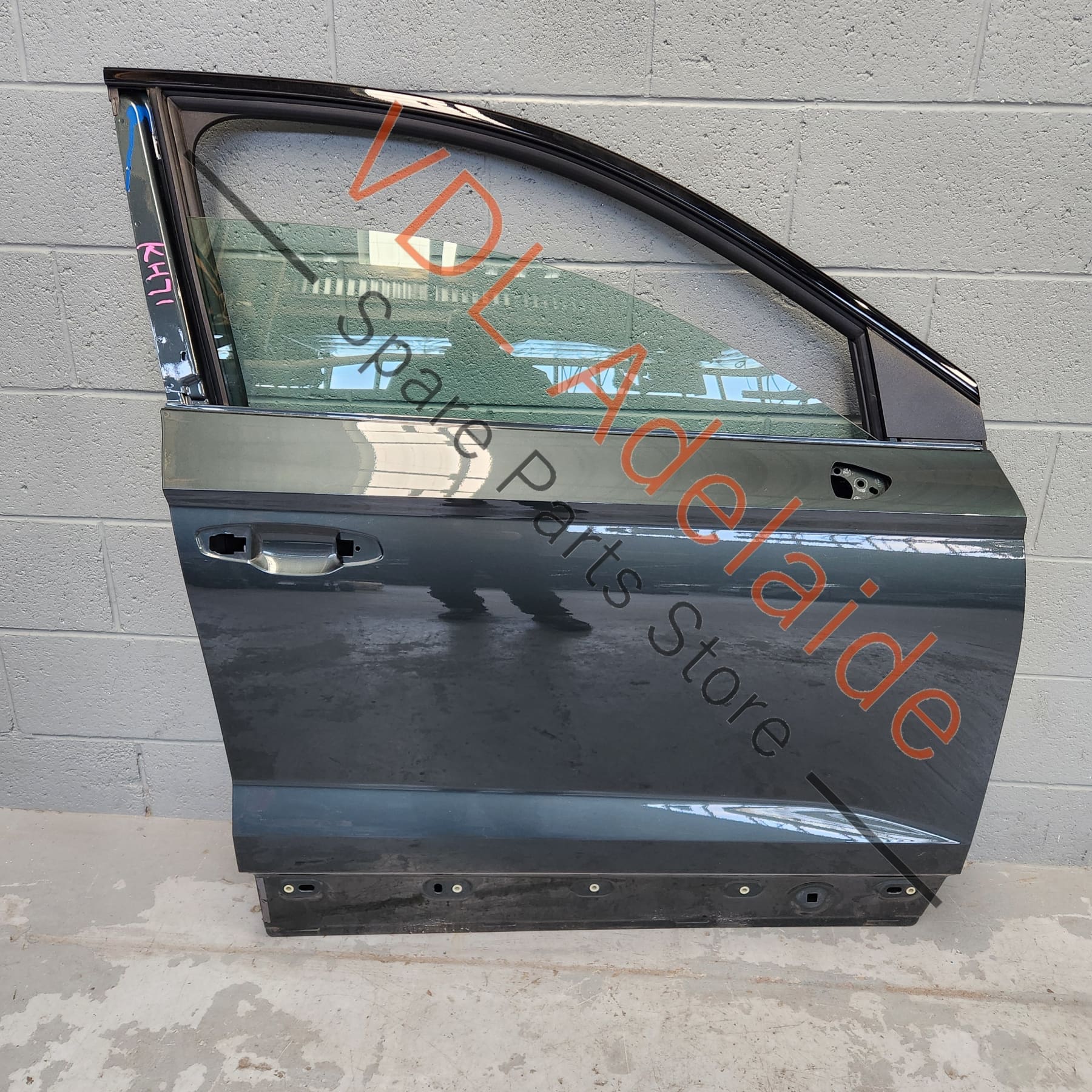 575831052E  Cupra Ateca Front Right Door Shell w Glass 9S / X6T Camouflage Green Metallic 575831052E