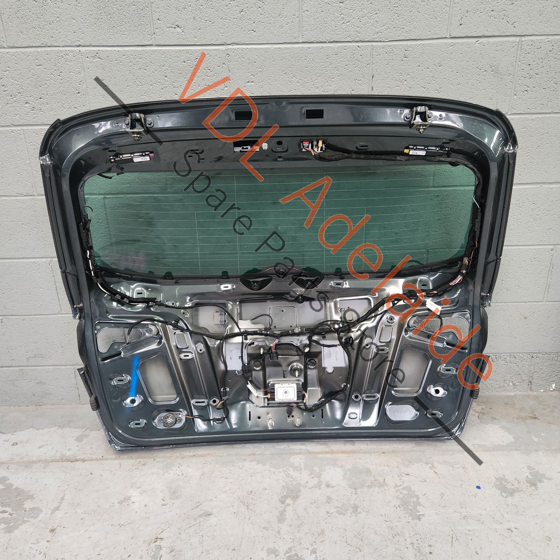 575827023B  Cupra Ateca Rear Hatch Boot Trunk Door Panel Shell w Glass 9S / X6T Camouflage Green Metallic 575827023B