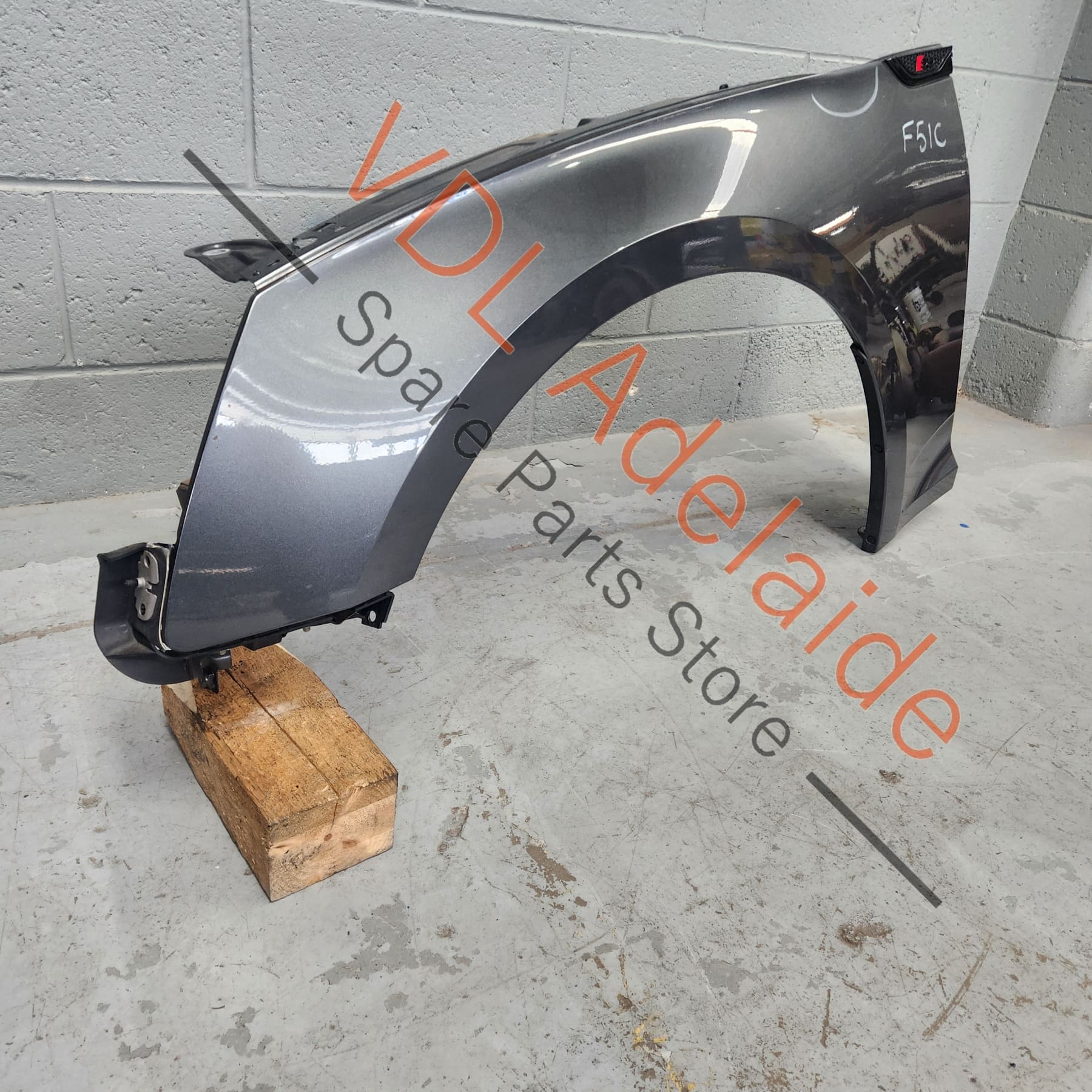 8W6821105B    Audi A5 S5 Front Left Quarter Fender Mudguard Panel 8W6821105B Daytona Grey Pearl LZ7S/6Y/Z7S