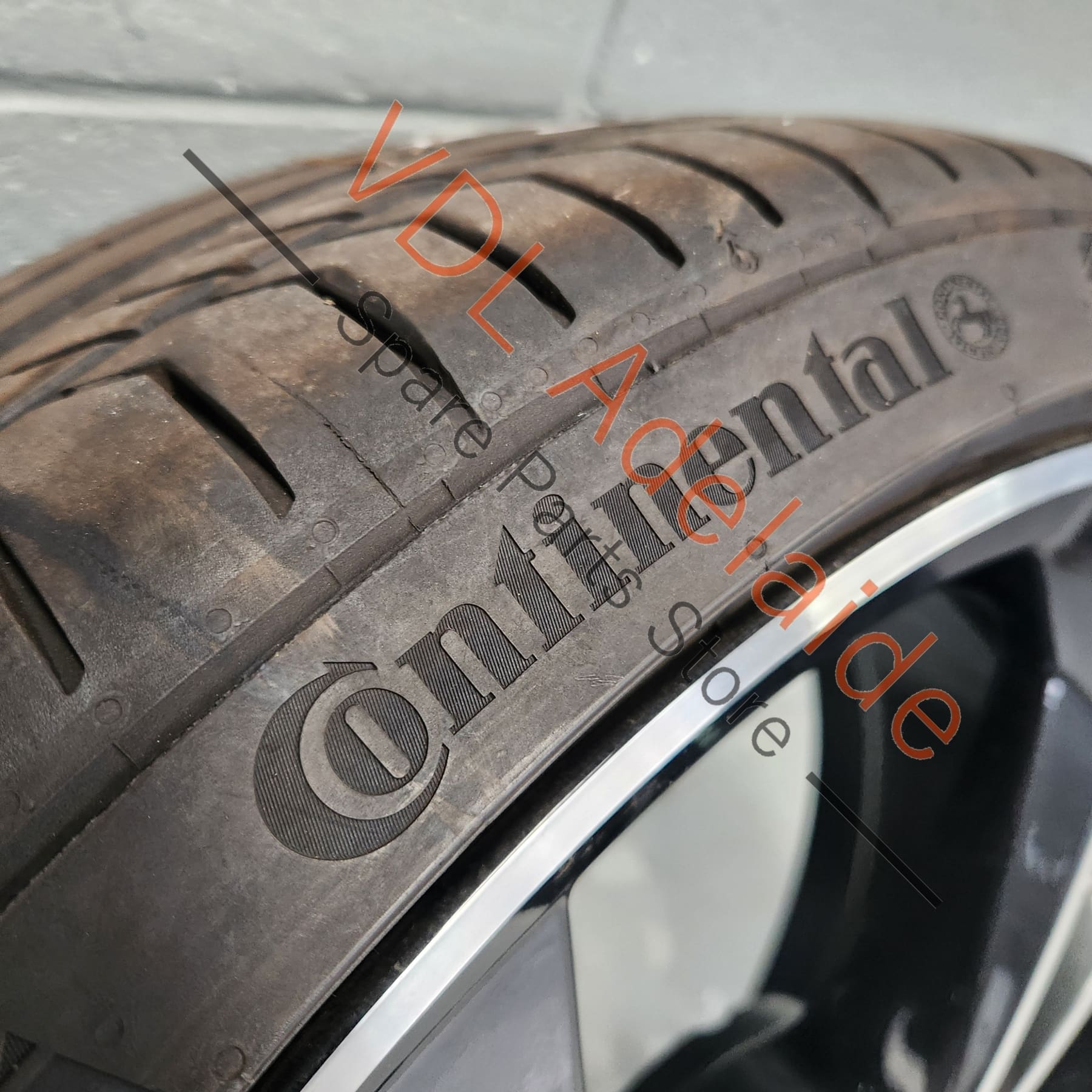 8W0601025EQ    Genuine Audi S5 B9 F5 Sport Alloy Wheel 20x9 ET34 Diamond cut 8W0601025EQ #01