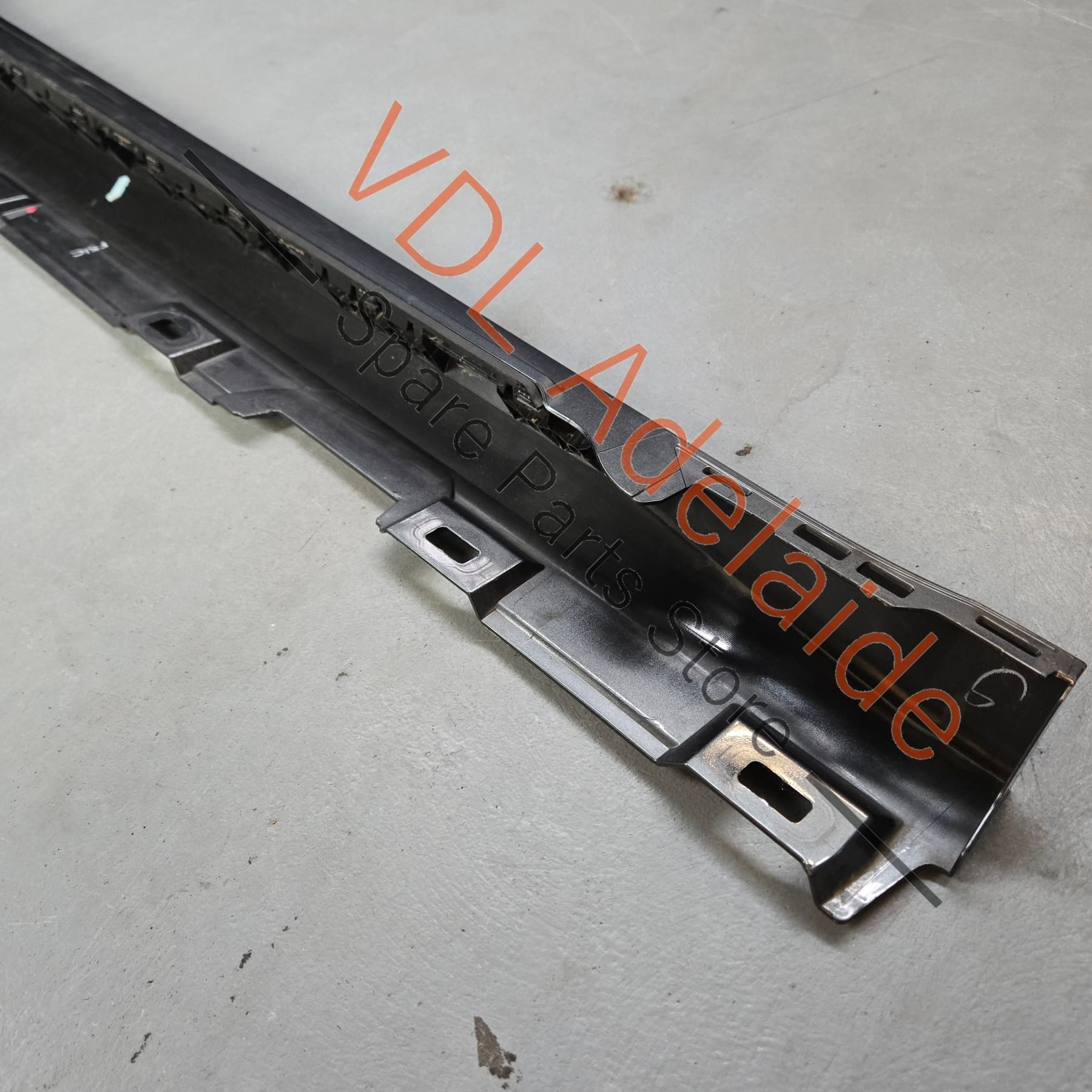 8W6853859E 8W6853855FGRU   Audi S5 F5 B9 Left Side Sill Trim Sideskirt Skirt Rocker Moulding 8W6853855F GRU Daytona Grey Pearl LZ7S/6Y/Z7S