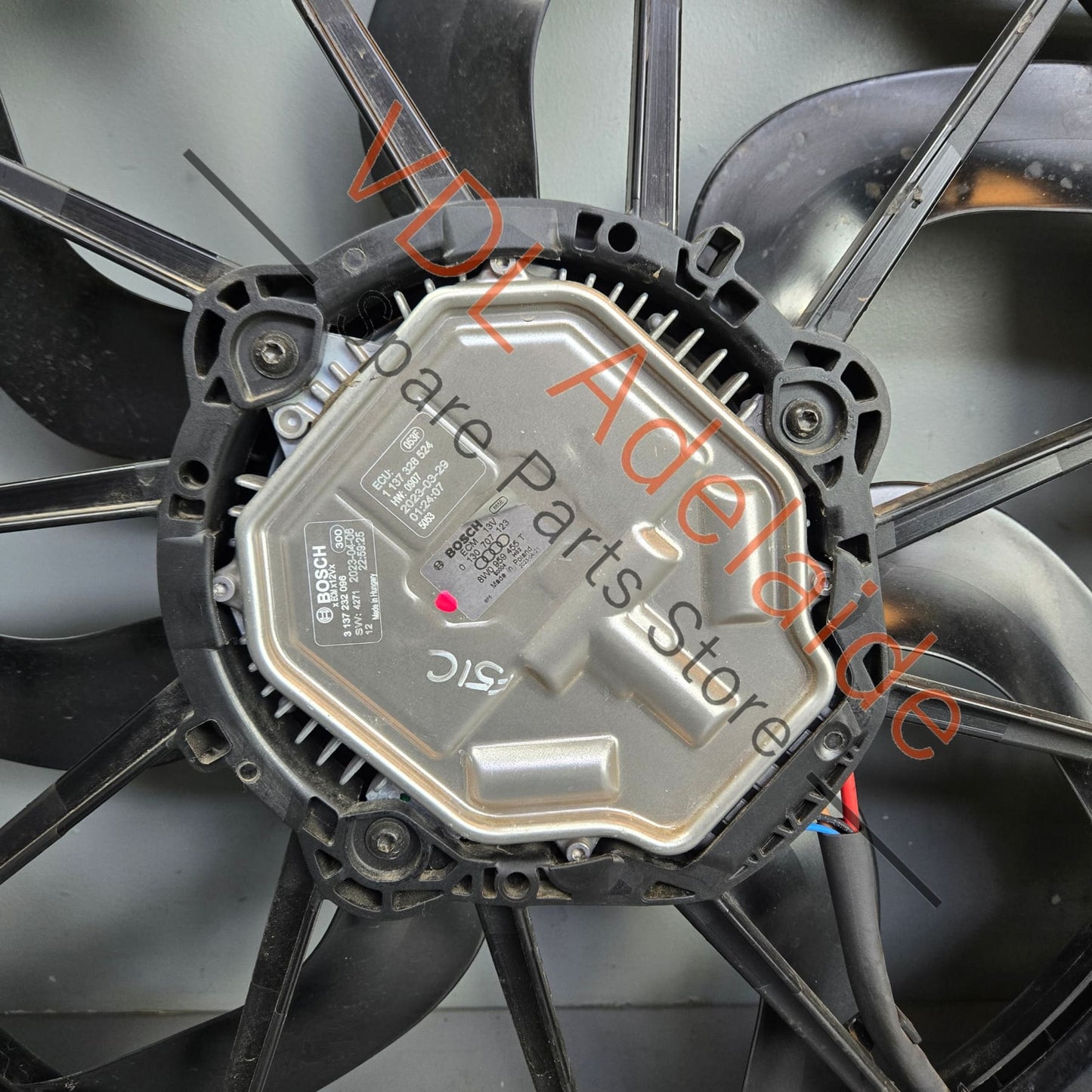 8W0959455T 8W0121207B   Audi S5 B9 F5 Radiator Fan 8W095945T 8W0121207B 600W 490mm