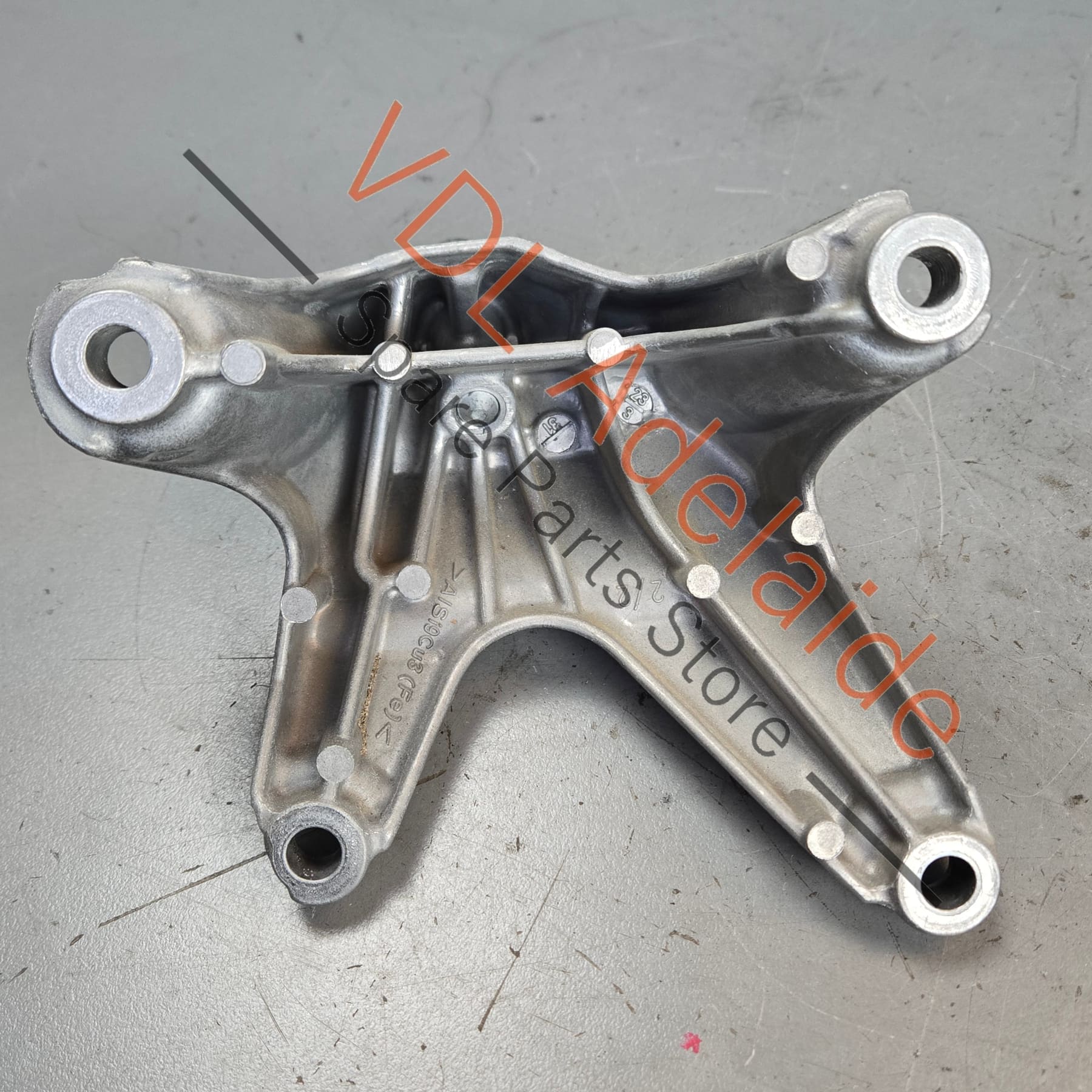 8W0199307Q 8W0199307L   Audi B9 S4 S5 3.0 V6 Aluminium Engine Mounting Bracket Left Side 8W0199307L 8W0199307Q