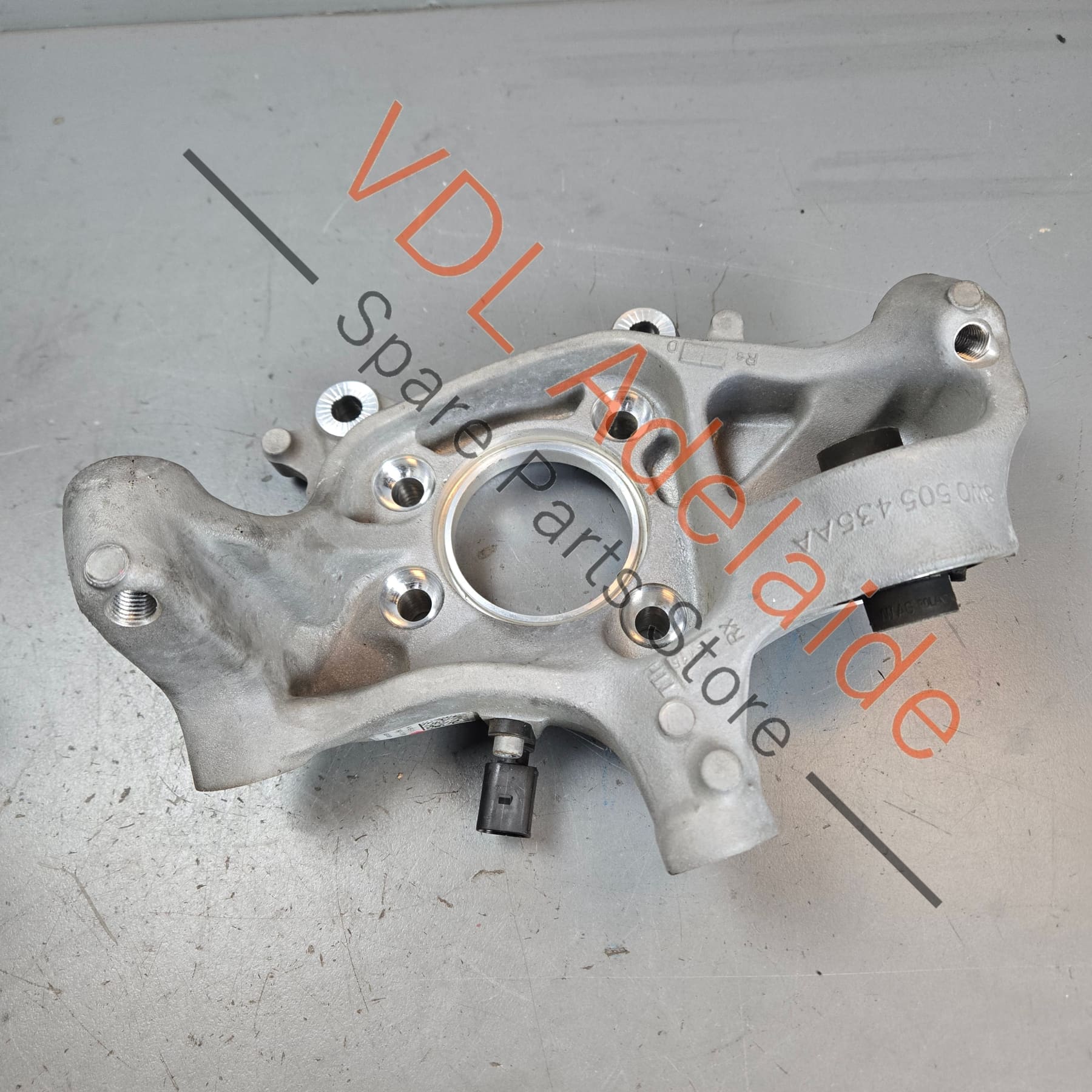 8W0505431Q 8W0505459D   Audi A4 A5 RS5 RS4 Rear Left Wheel Hub Knuckle Bearing Housing 8W0505431Q 8W0505459D