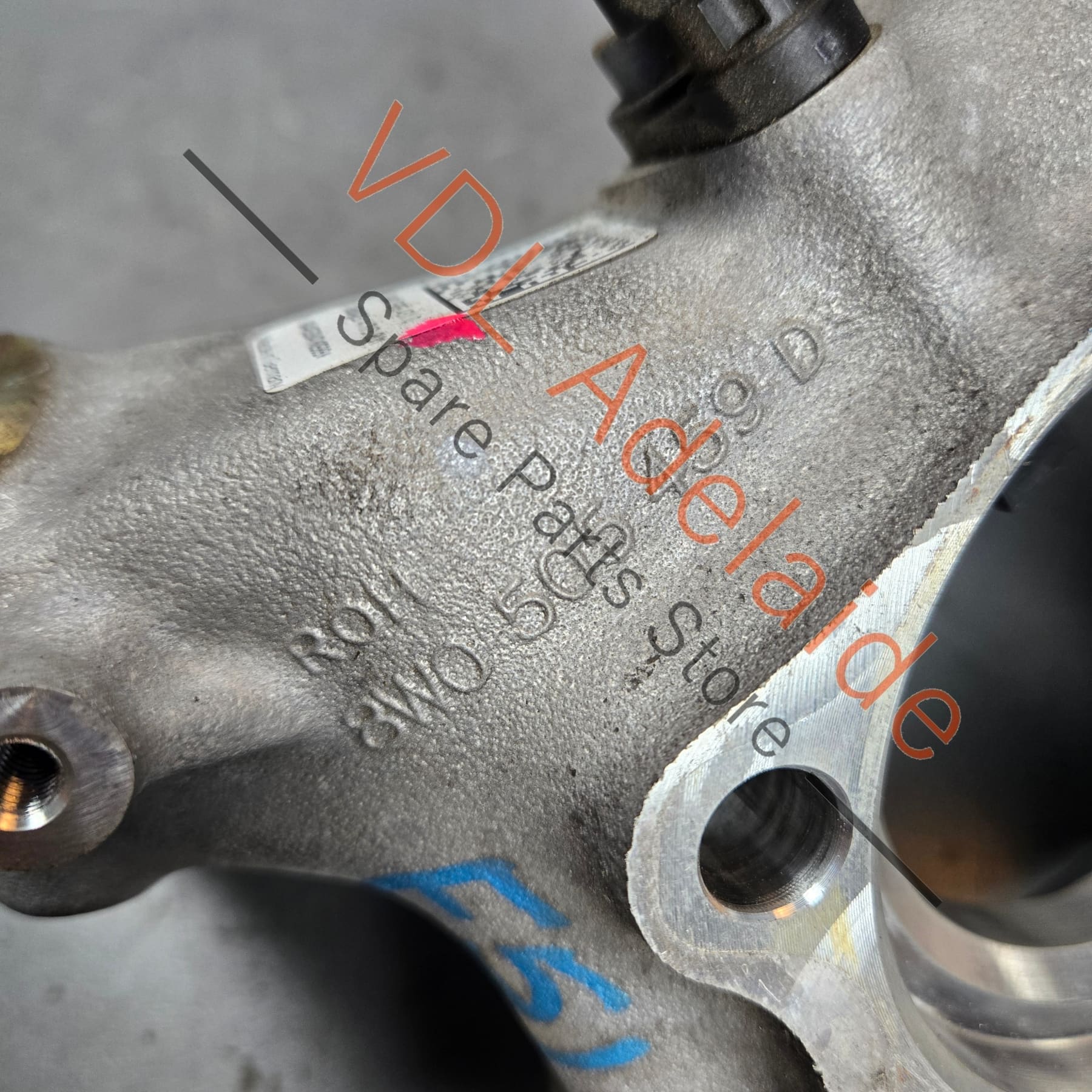8W0505431Q 8W0505459D   Audi A4 A5 RS5 RS4 Rear Left Wheel Hub Knuckle Bearing Housing 8W0505431Q 8W0505459D