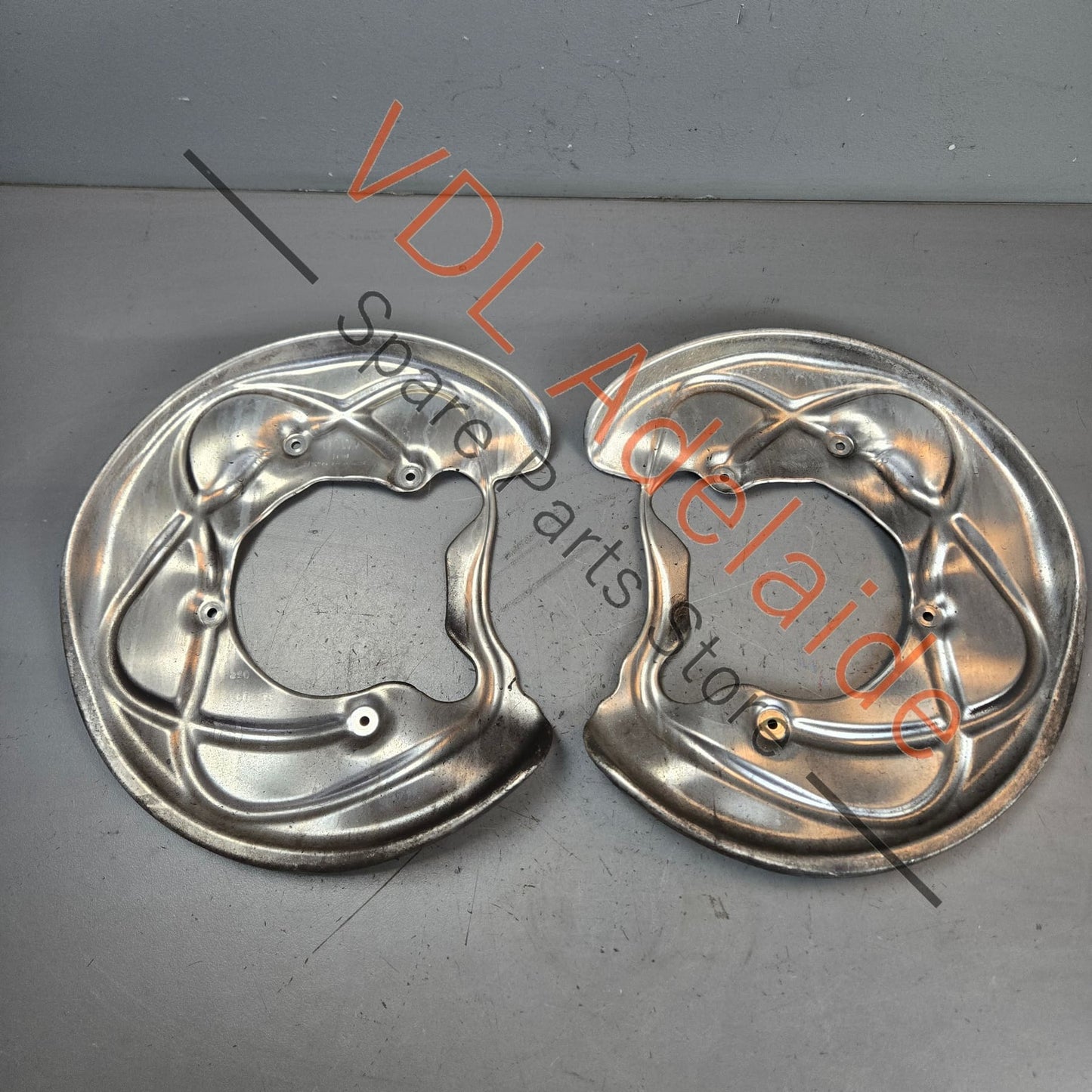 8W0615611E    Audi RS4 S4 RS5 S5 Rear Brake Dust Stone Shields 8W0615611E 8W0615612E