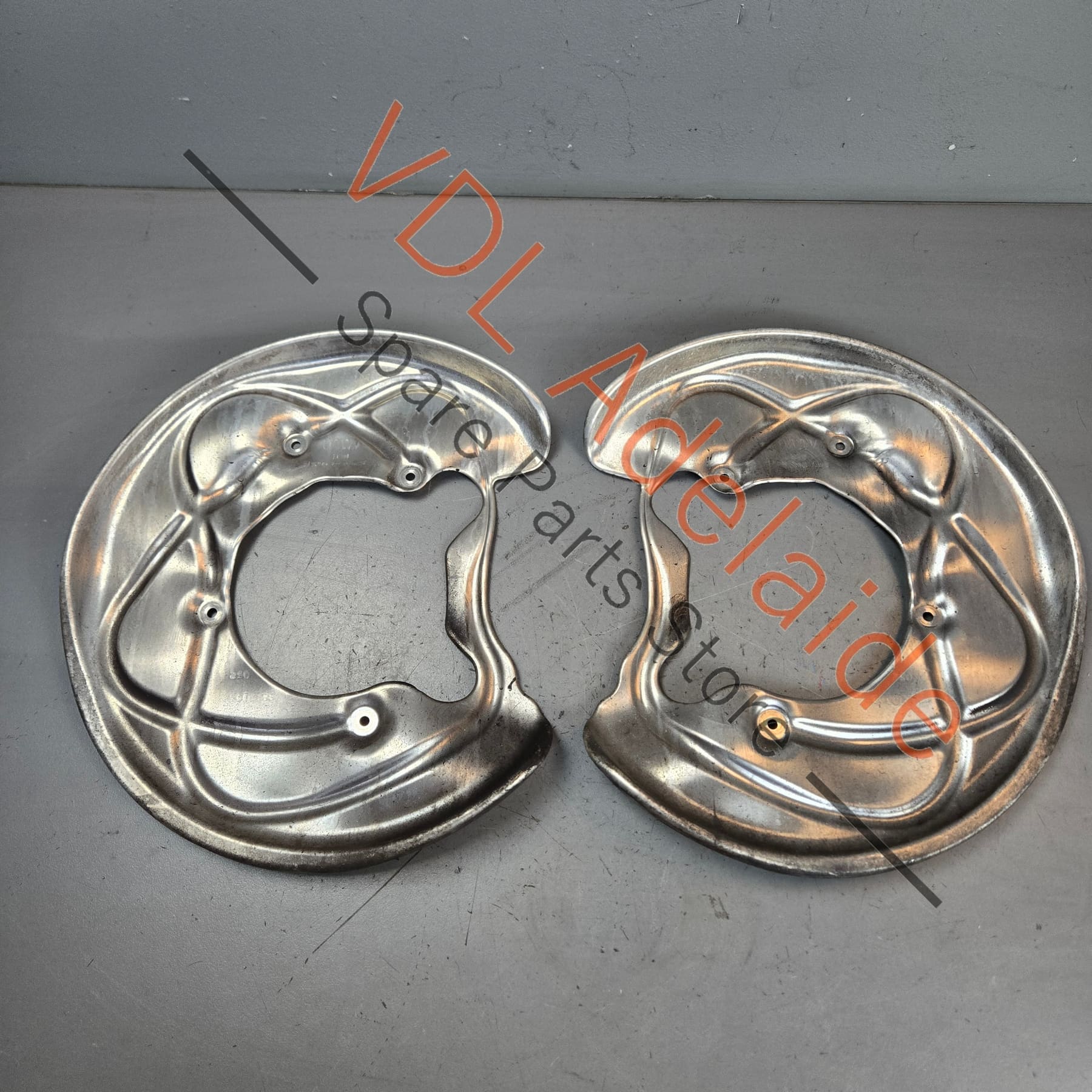 8W0615611E    Audi RS4 S4 RS5 S5 Rear Brake Dust Stone Shields 8W0615611E 8W0615612E