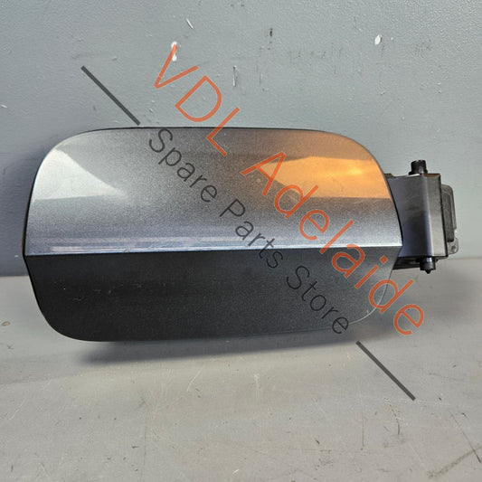 8W6809907    Audi A5 S5 B9 Coupe Fuel Filler Door Lid Cap 8W6809907 8W6809906 Daytona Grey Pearl LZ7S/6Y/Z7S