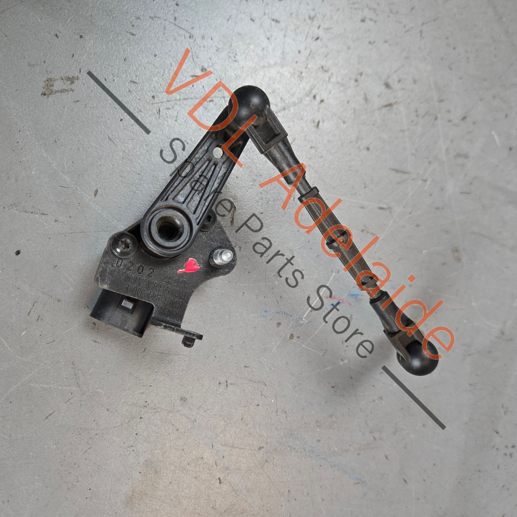8W0941310E    Audi B9 A4 A5 S4 S5 Rear Right Suspension Level Sensor 8W0941310E