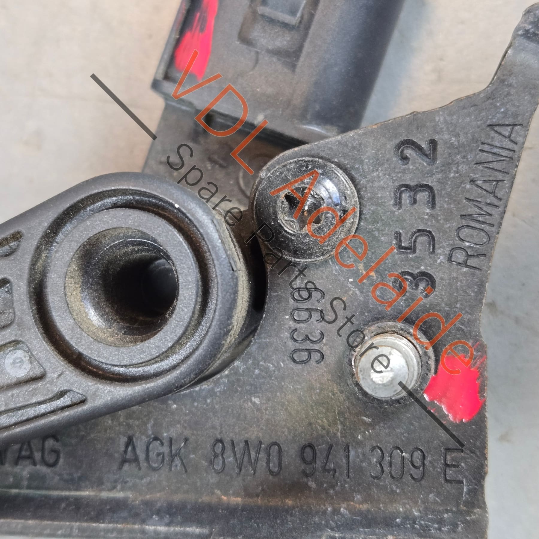 8W0941309E    Audi B9 A4 A5 S4 S5 Rear Left Suspension Level Sensor 8W0941309E