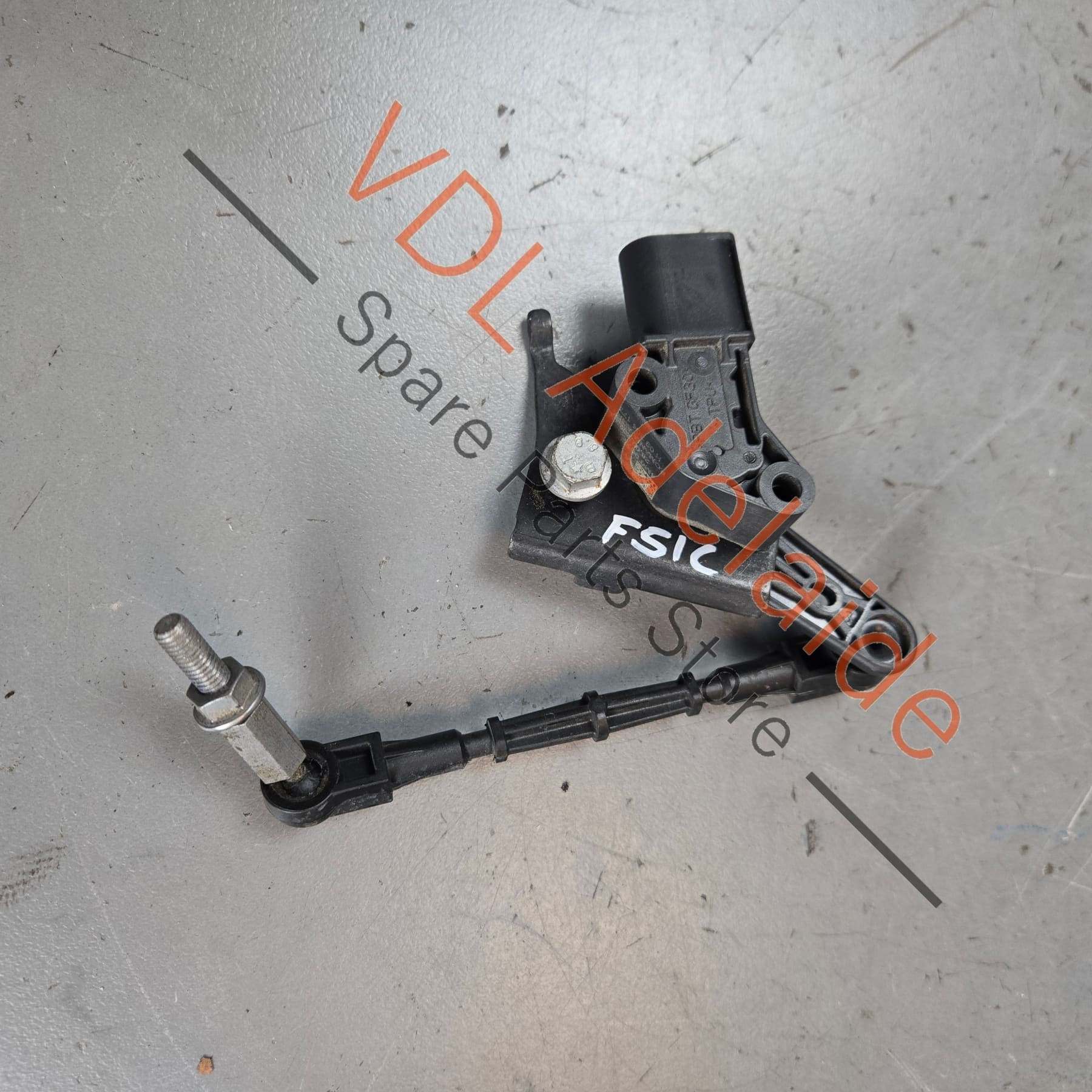 8W0941309E    Audi B9 A4 A5 S4 S5 Rear Left Suspension Level Sensor 8W0941309E