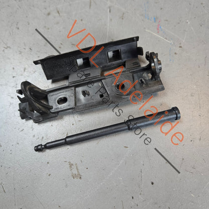 8W6807890    Audi A5 S5 A5 B9 Right Side Rear Bumper Retaining Bracket 8W6807890
