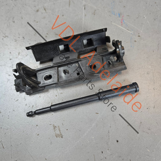 8W6807890    Audi A5 S5 A5 B9 Right Side Rear Bumper Retaining Bracket 8W6807890