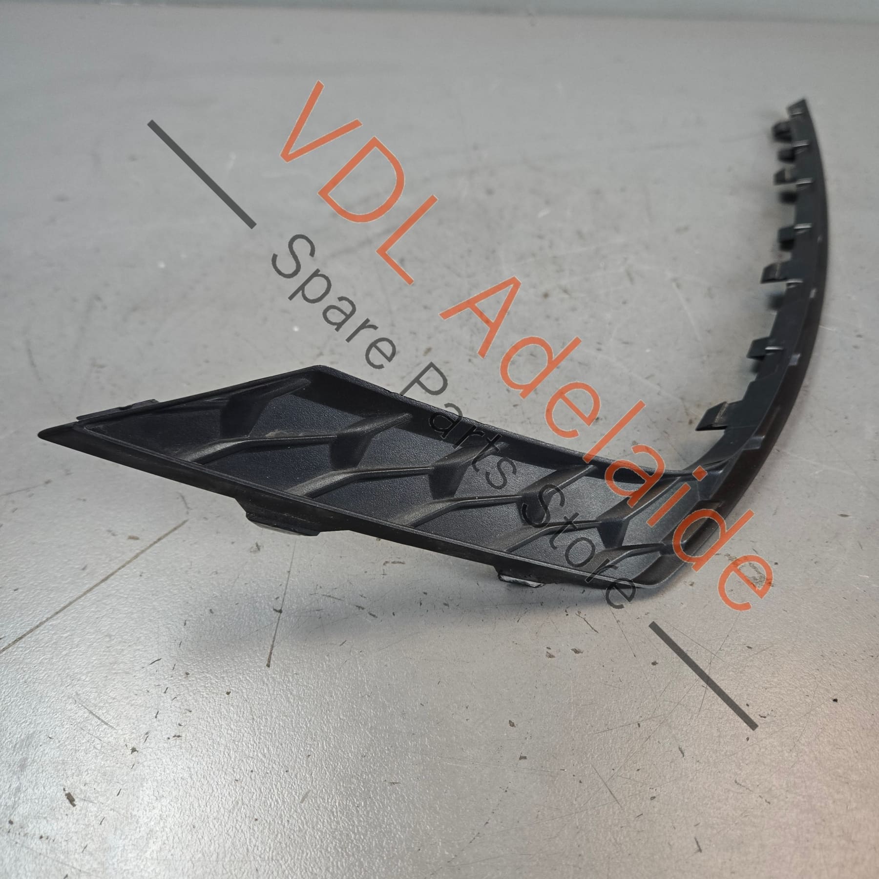 8W6807824C    Audi S5 B9 F5 Rear Right Bumper Honeycomb Trim Insert 8W6807824C