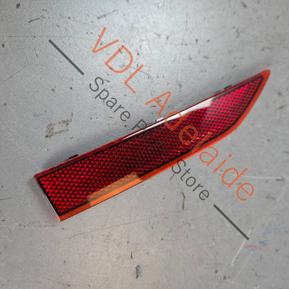 8W0945104B    Audi A4 S4 RS4 A5 S5 RS5 B9 Right Inner Rear Bumper Reflector 8W0945104B