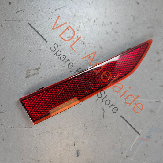 8W0945104B    Audi A4 S4 RS4 A5 S5 RS5 B9 Right Inner Rear Bumper Reflector 8W0945104B