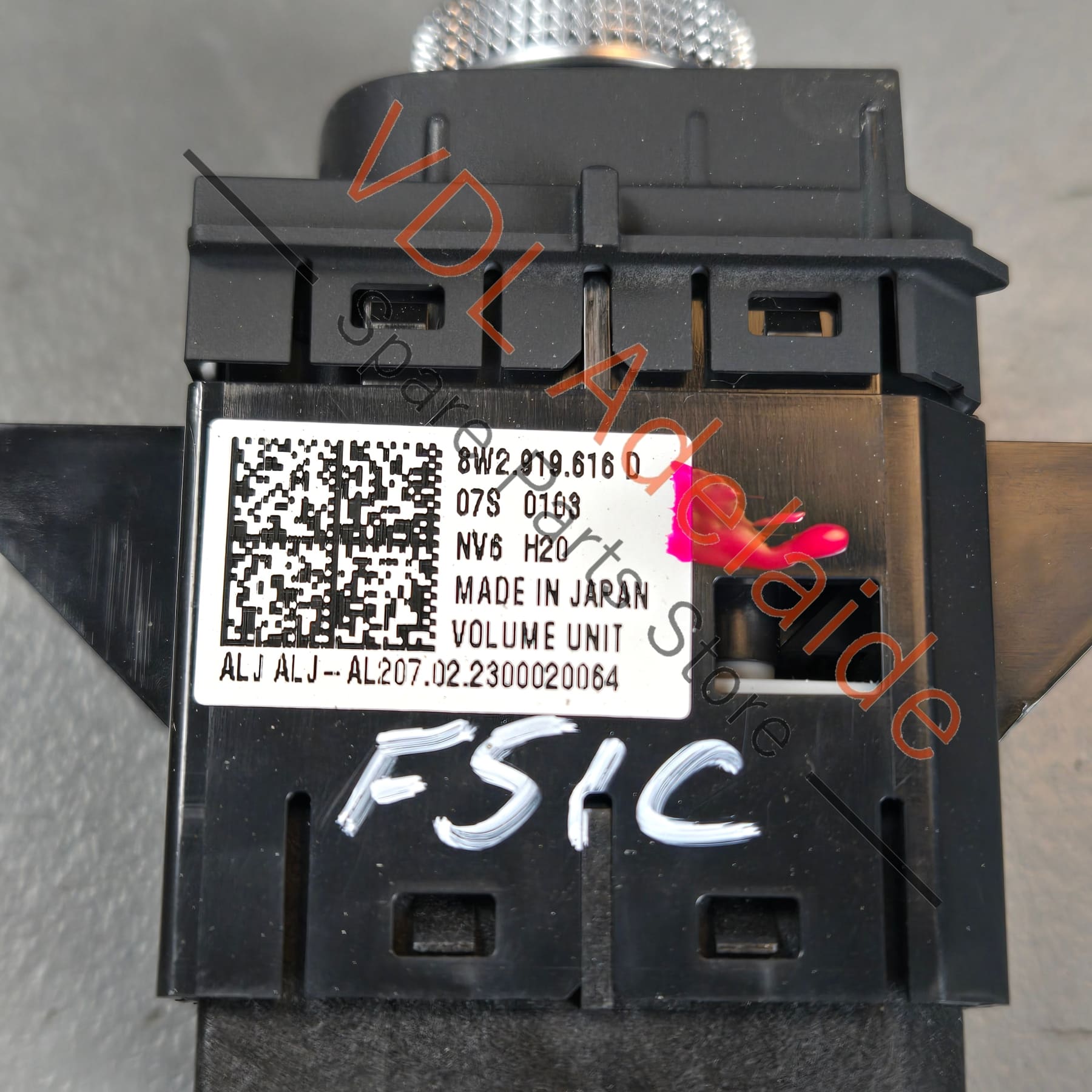 8W2919616D    Genuine Audi A5 S5 RS5 B9 Radio Switch for Media Volume Control Centre Console Suit RHD 8W2919616D