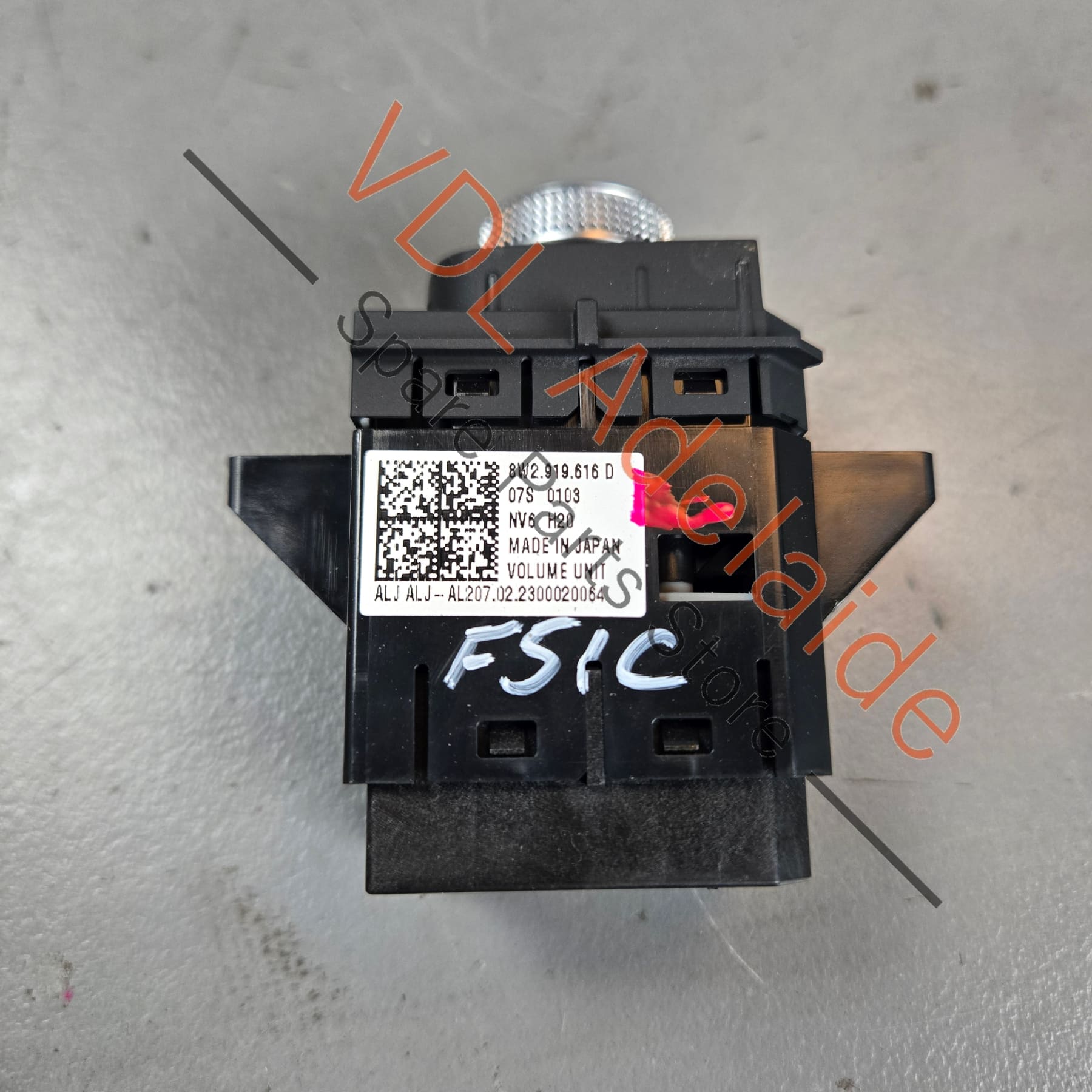 8W2919616D    Genuine Audi A5 S5 RS5 B9 Radio Switch for Media Volume Control Centre Console Suit RHD 8W2919616D