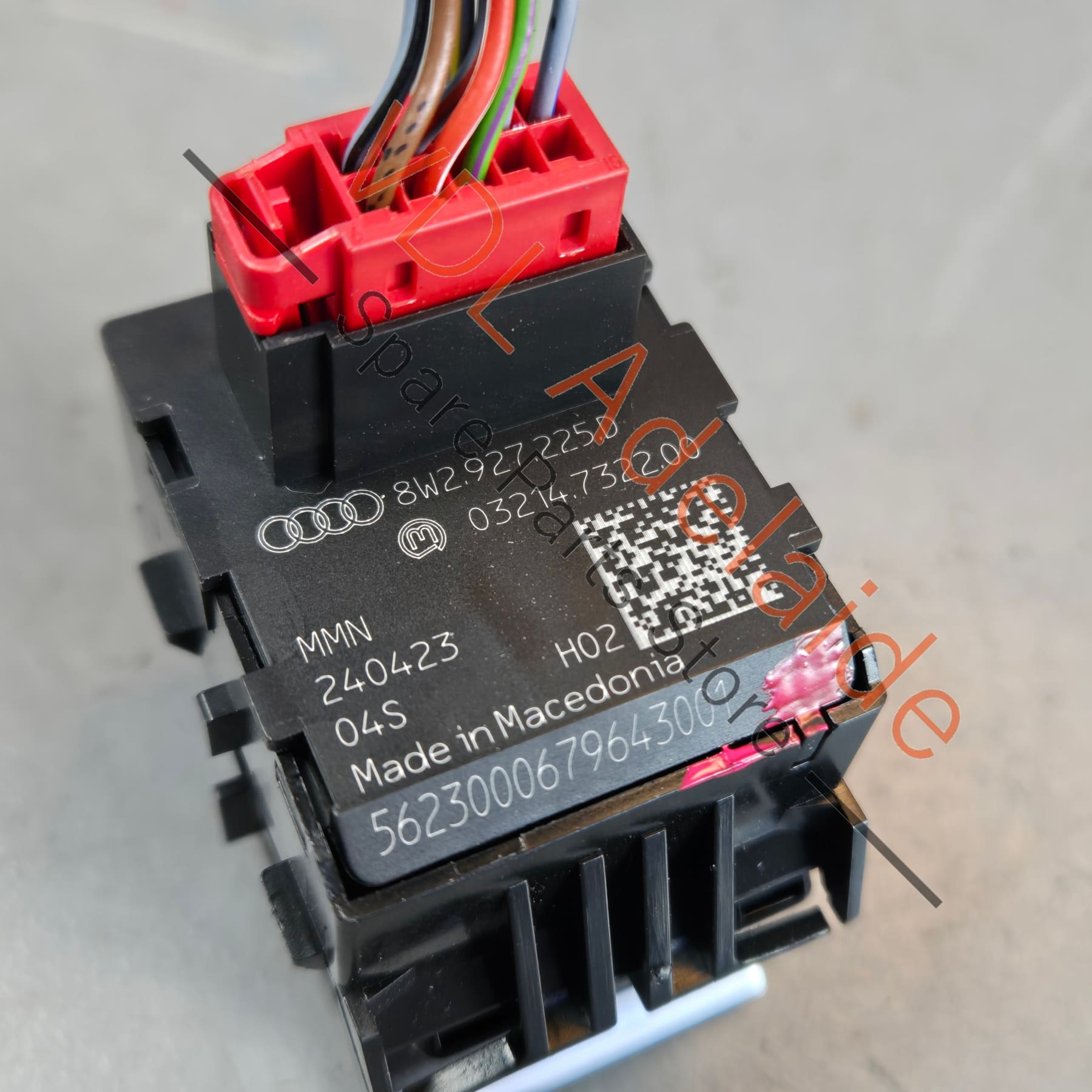 8W2927225D    Audi A5 S5 RS5 Switch for EPB Electric Park Brake Handbrake 8W2927225D
