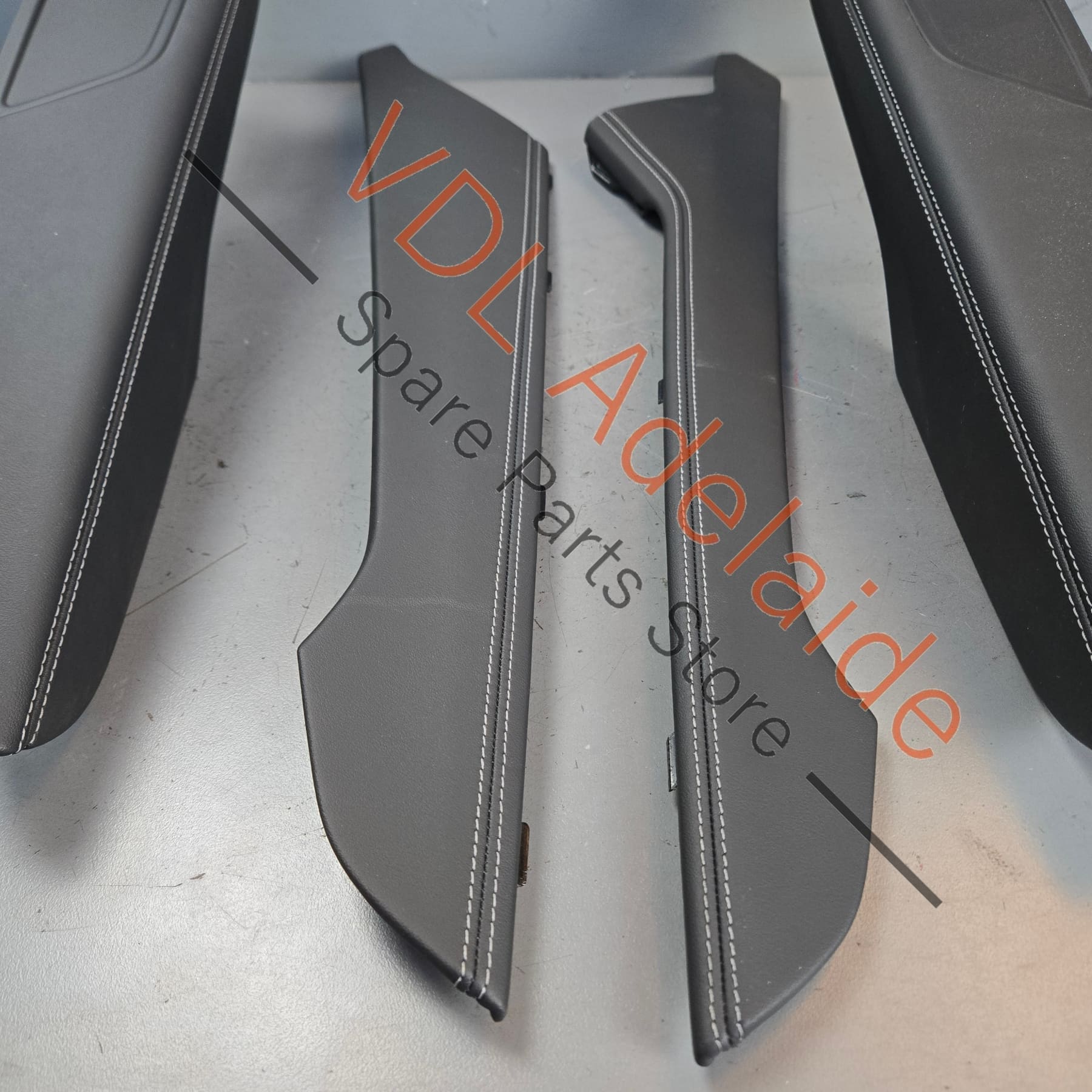 8W2863305AKND 8W6867173AKND 8W2863306AKND 8W6867174AKND Audi A5 S5 RS5 Coupe Black Leather Upgrade White Stitch Centre Console and Door Handle Arm Rest Trim Set 8W2863305A KND 8W6867173A KND