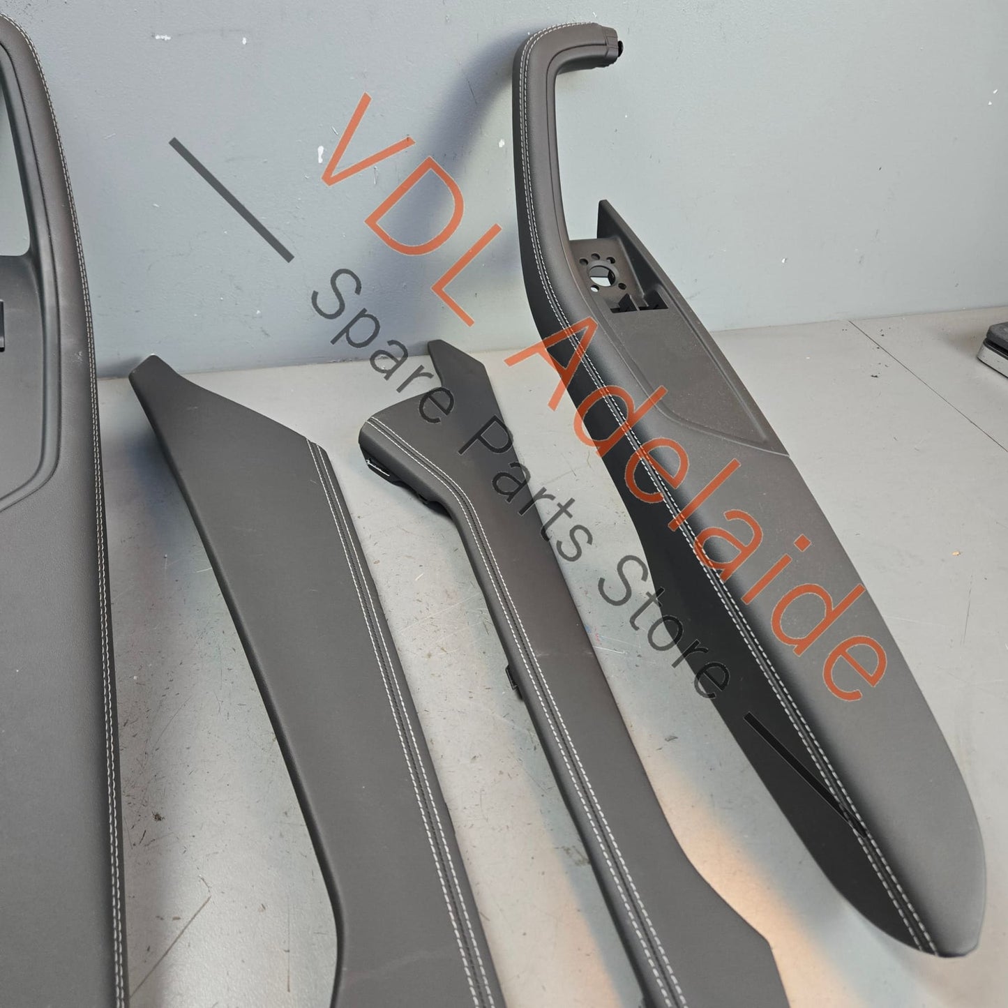 8W2863305AKND 8W6867173AKND 8W2863306AKND 8W6867174AKND Audi A5 S5 RS5 Coupe Black Leather Upgrade White Stitch Centre Console and Door Handle Arm Rest Trim Set 8W2863305A KND 8W6867173A KND