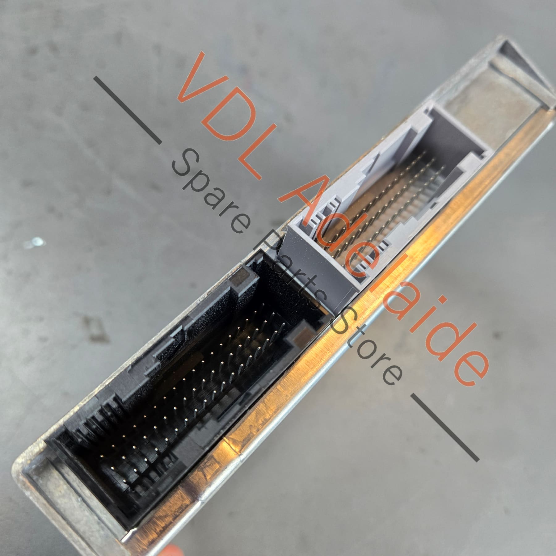 80C907468J    Audi Gateway GW 3.1 Mid Control Module 80C907468J