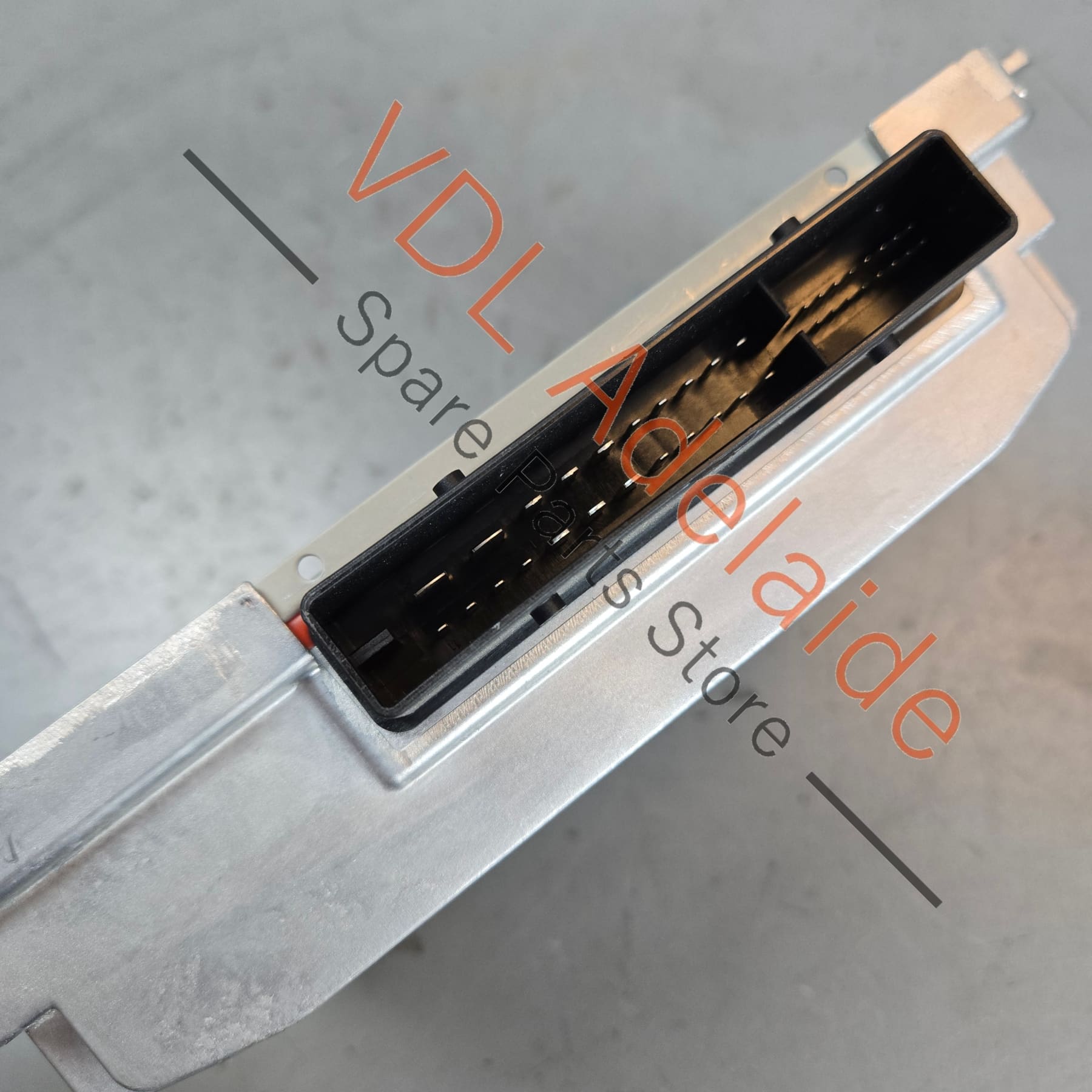 8Y0035465A    Audi Amplifier 8Y0035465A MIB3 Booster Premium