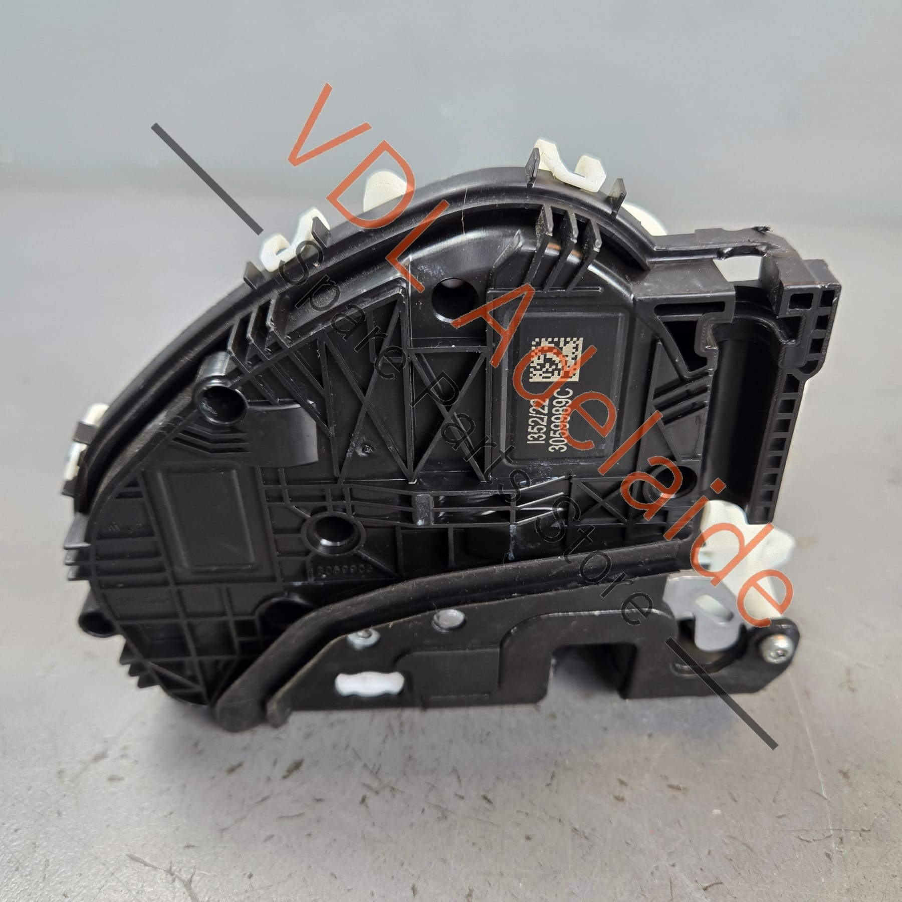 8X2837015E    Audi A5 S5 RS5 B9 F5 Front Left Door Lock 8X2837015E