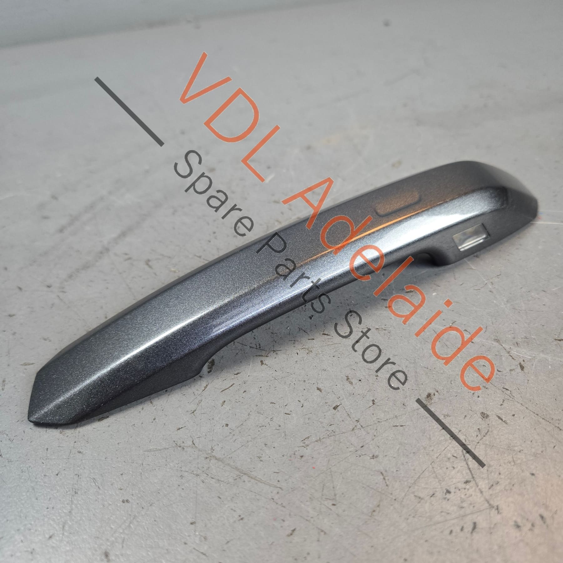8W0837239    Audi Left Door Handle Cover Trim 8W0837239 Daytona Grey Pearl LZ7S/6Y/Z7S