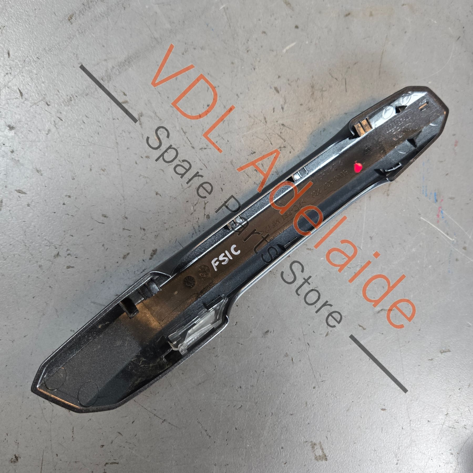 8W0837239    Audi Left Door Handle Cover Trim 8W0837239 Daytona Grey Pearl LZ7S/6Y/Z7S