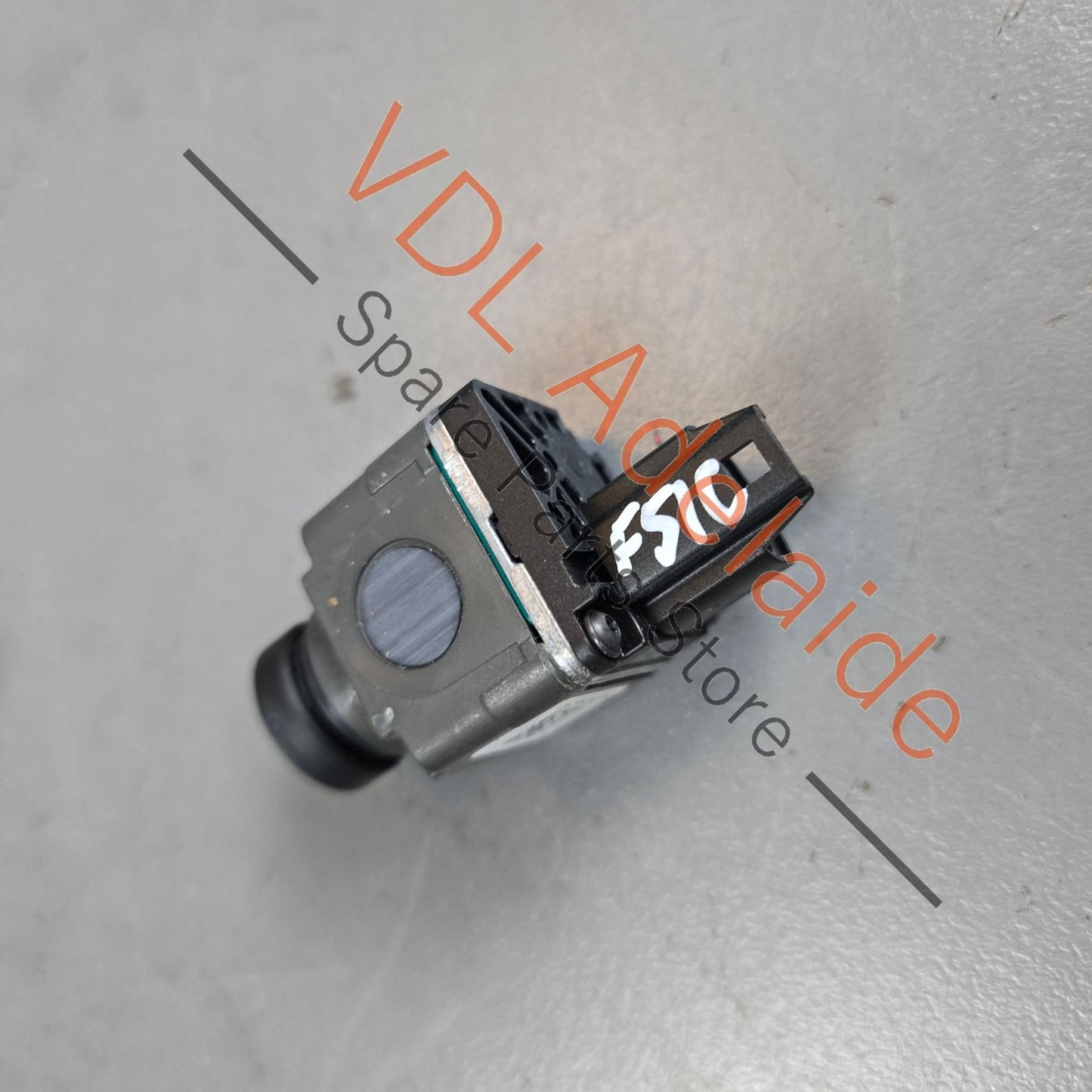 5Q0980546A    Audi Porsche VW Parking Camera 5Q0980546A As-New Suit front side or rear