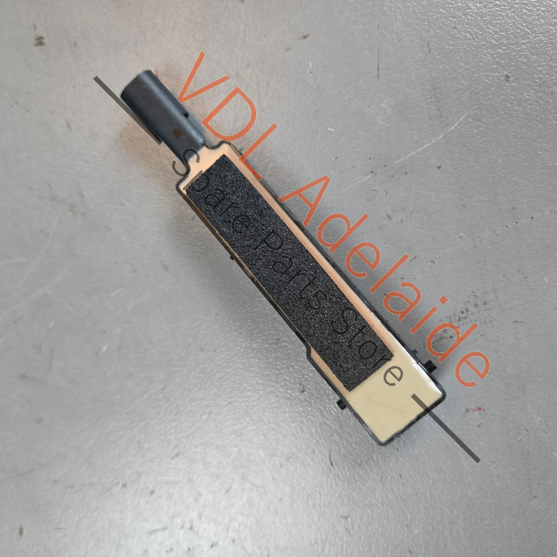 8W0927754    Audi A4 A5 Q5 Door Handle Sensor for Keyless Entry Right 8W0927754