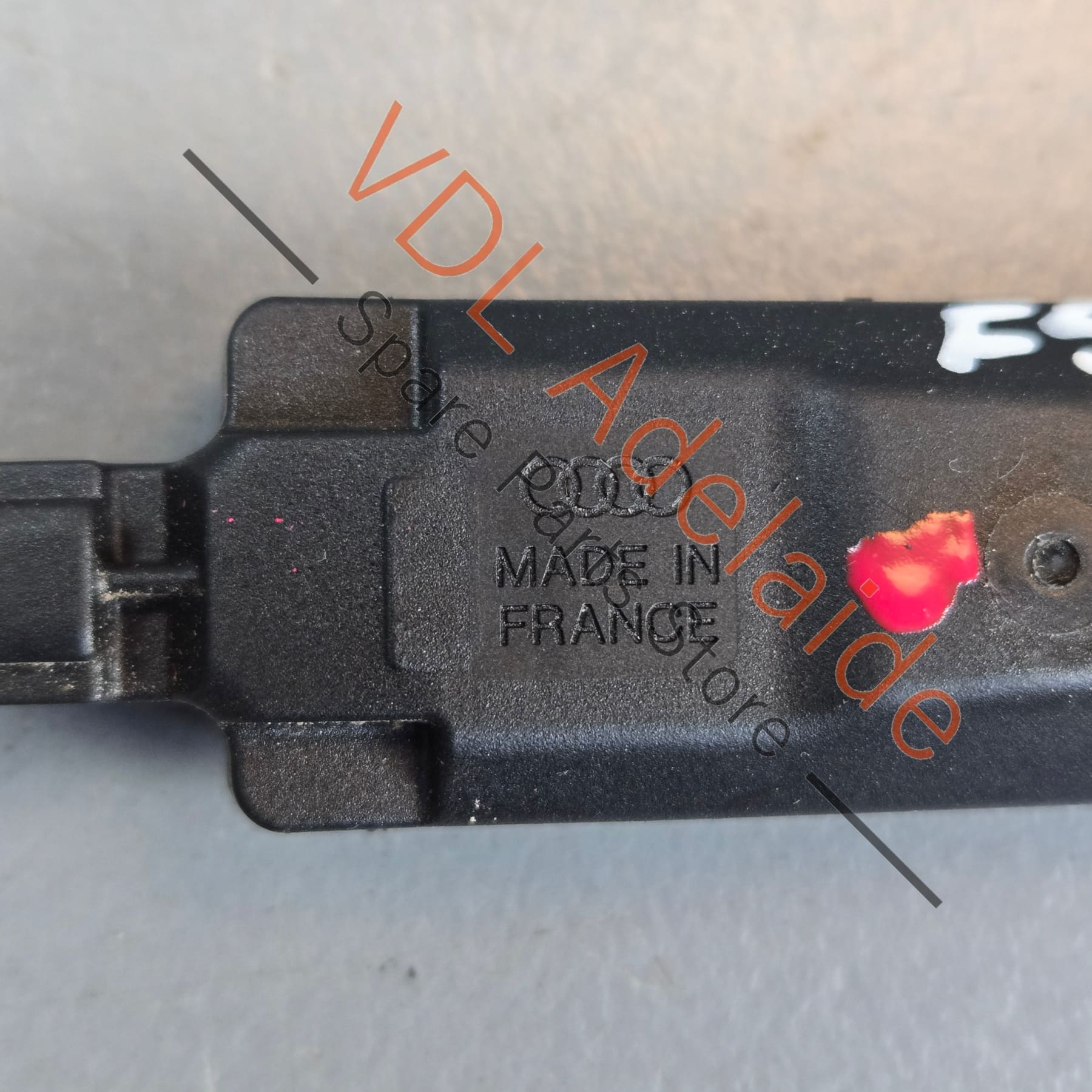 8W0927754    Audi A4 A5 Q5 Door Handle Sensor for Keyless Entry Right 8W0927754