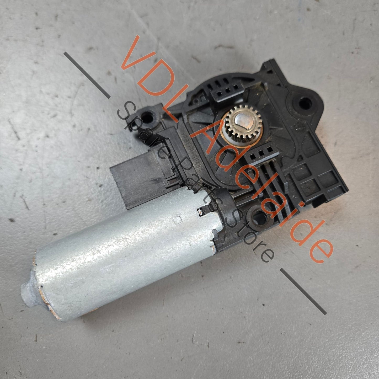 4M0959591B    Audi RS5 F5 B9 Sliding Roof Sunroof Motor 4M0959591B