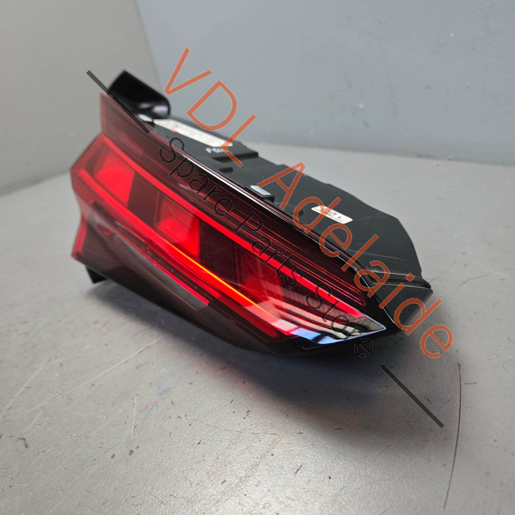 8W6945093AA    Audi A5 S5 B9 F5 Rear Left LED Matrix Tail Light Inner 8W6945093AA