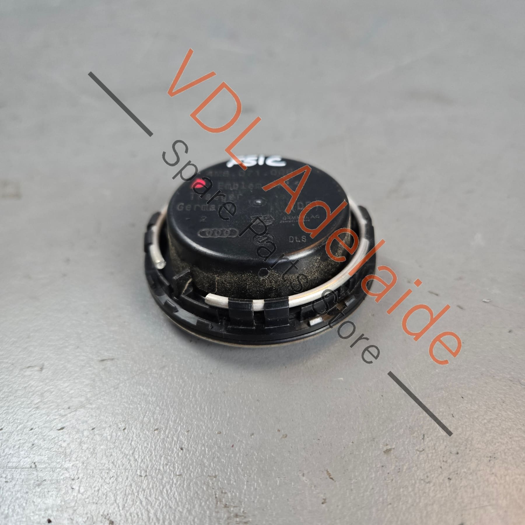 4M8071006 4M8071006A   4x Genuine Audi Dynamic Floating Center Caps "Audi Rings" 4M8071006A self levelling "spinners" 66mm