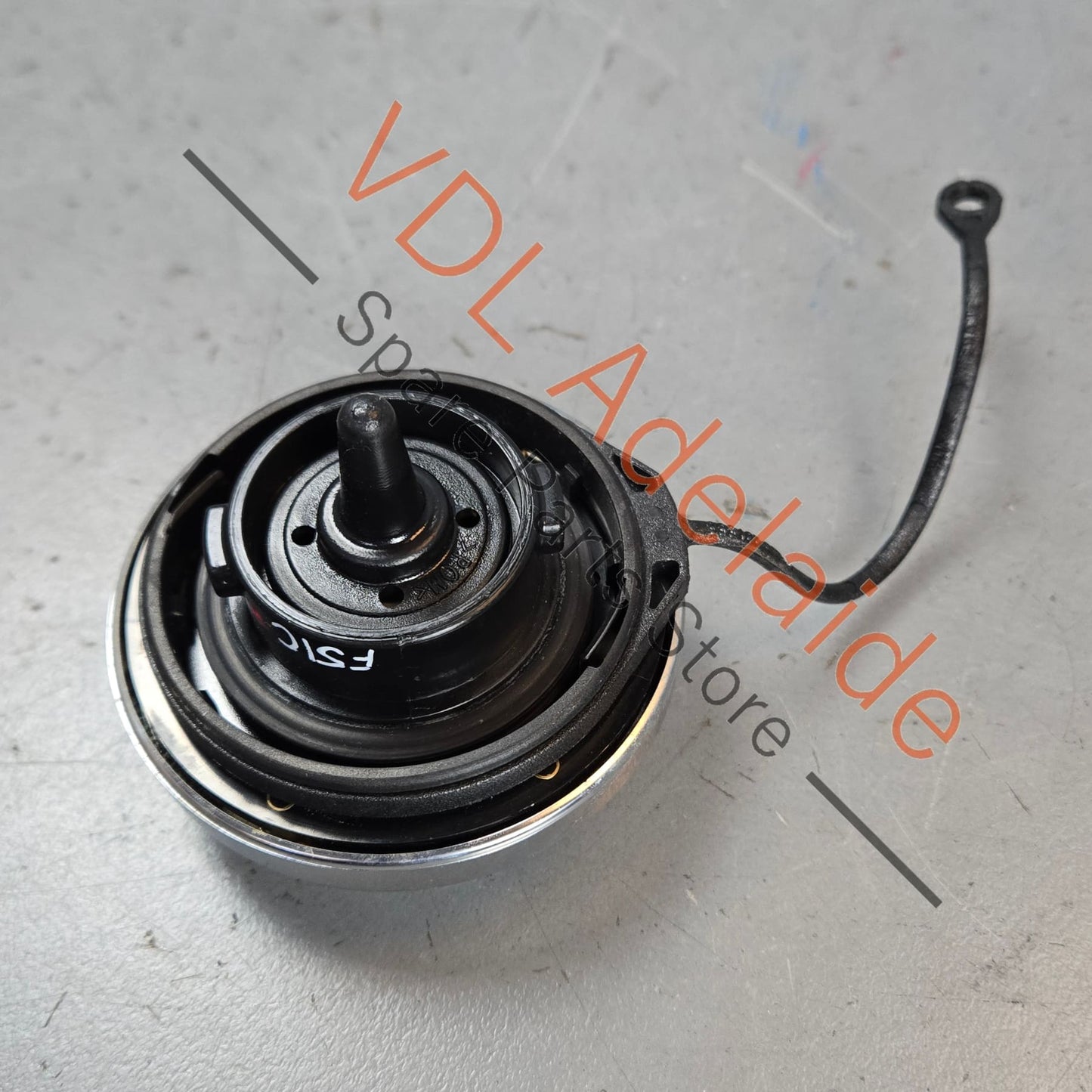 8Y0071000    Genuine Accessory OEM Audi Sport Aluminium Chrome Fuel Cap 8Y0071000
