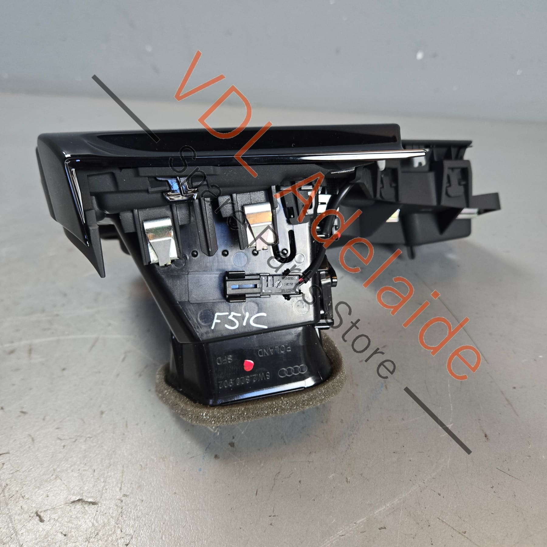 8W2820902C 8W2820902CEAX   Audi A4 A5 B9 RHS Right Dashboard Air Vent for Air Conditioning 8W0820902C