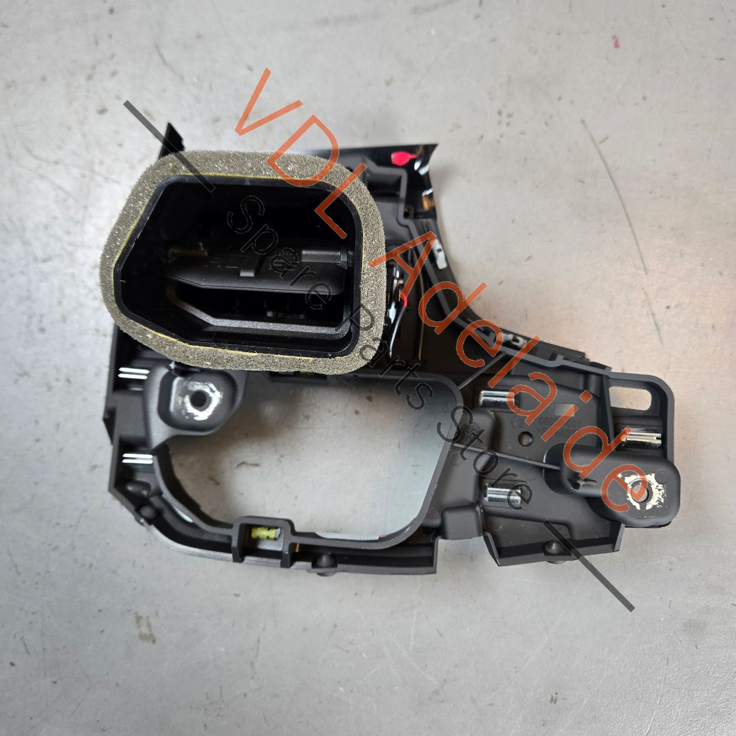 8W2820902C 8W2820902CEAX   Audi A4 A5 B9 RHS Right Dashboard Air Vent for Air Conditioning 8W0820902C