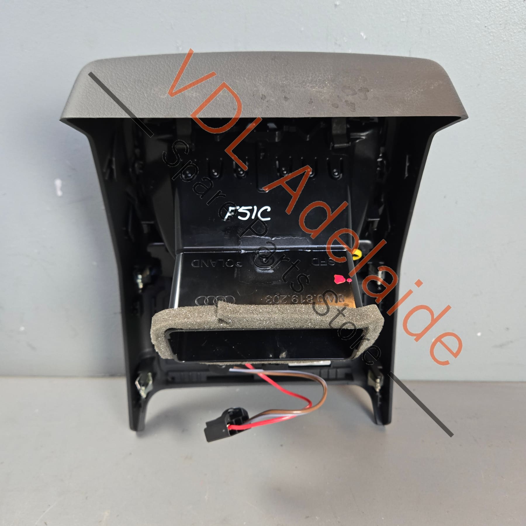 8W0819203B6PS    Audi A4 A5 B9 RHS Right Dashboard Air Vent for Air Conditioning 8W0820902B