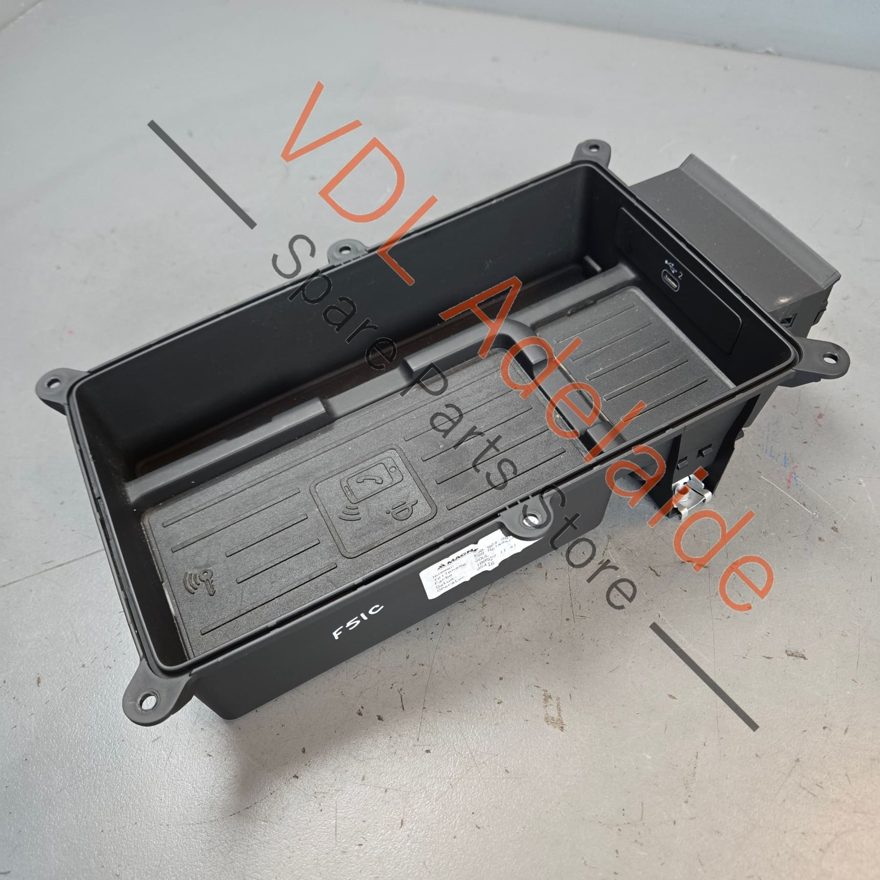 8W0864981D 8W0035708   Audi A4 A5 B9 Genuine Wireless Phone Charger and USB Hub in Centre Console 8W0864981D 8W0035708
