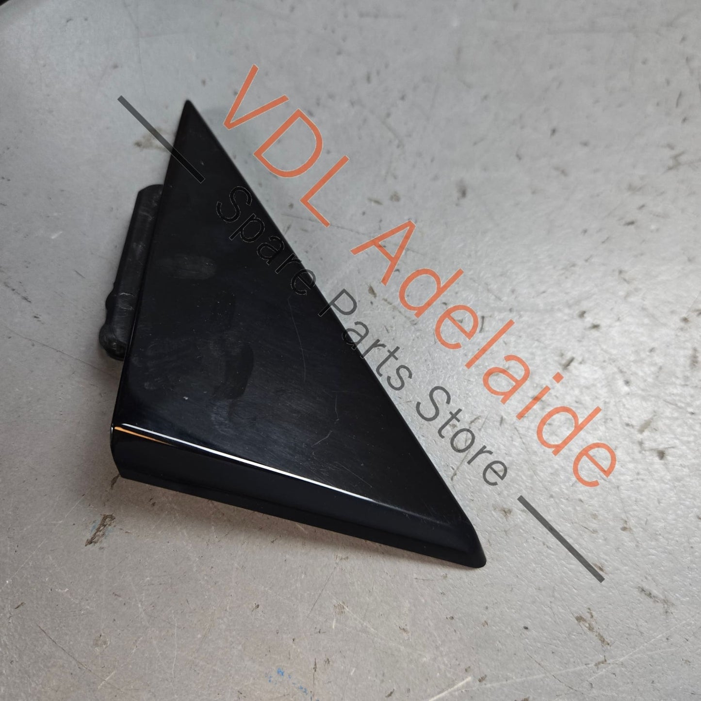 8W6837637    Audi A5 S5 RS5 Front Left Door Gloss Black Corner Trim Moulding 8W6837637A